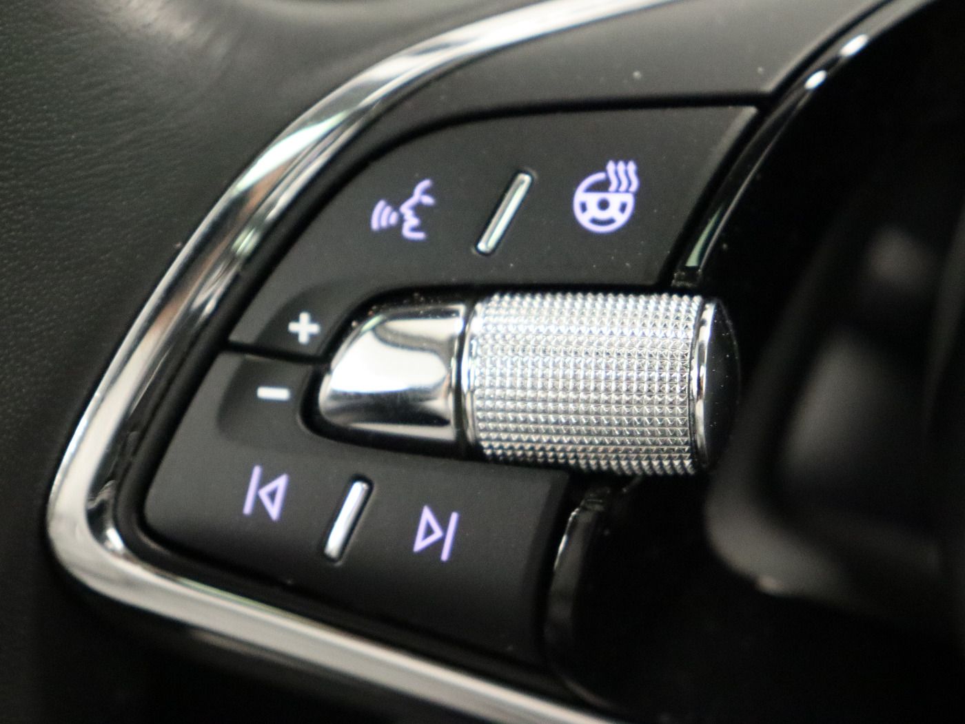Fahrzeugabbildung SKODA Enyaq iV 80 |Pano|4xSHZ|FLA|ACC|WPumpe|HUD|SpurH