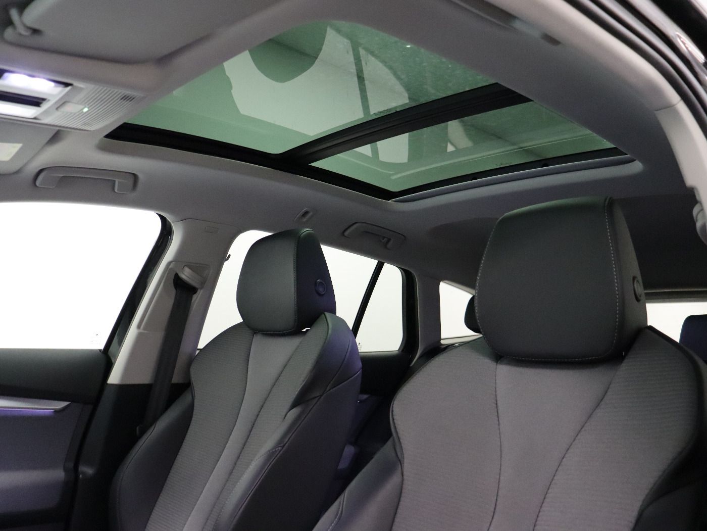 Fahrzeugabbildung SKODA Enyaq iV 80 |Pano|4xSHZ|FLA|ACC|WPumpe|HUD|SpurH