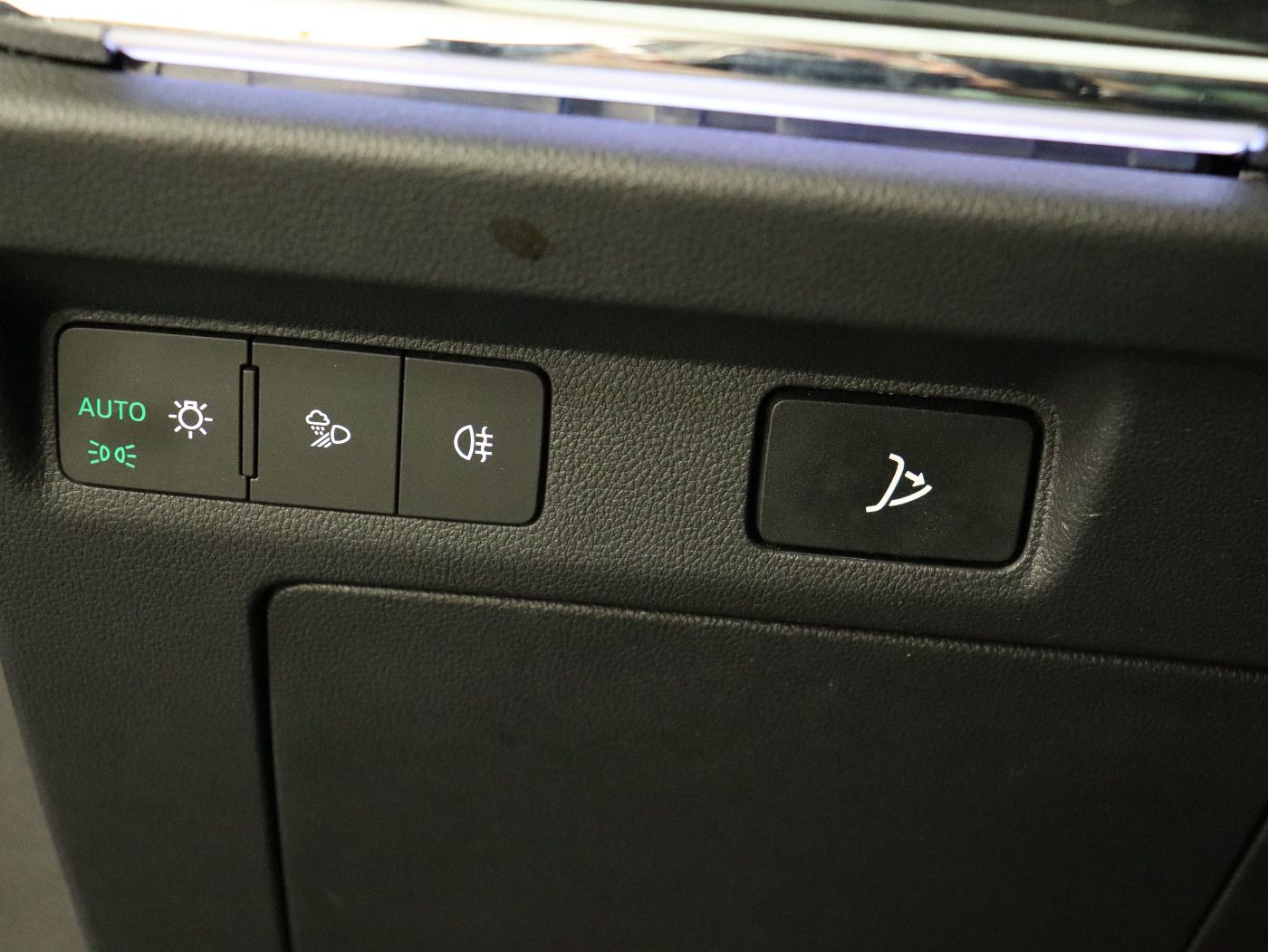 Fahrzeugabbildung SKODA Enyaq iV 80 Suite |FLA|ACC|WPumpe|HUD|SpurH|LED