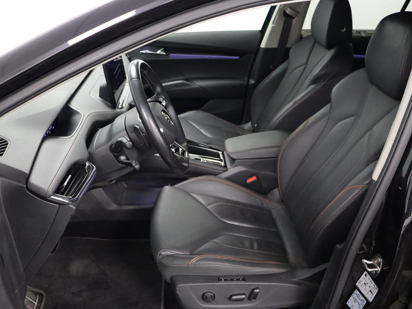 Fahrzeugabbildung SKODA Enyaq iV 80 Suite |FLA|ACC|WPumpe|HUD|SpurH|LED