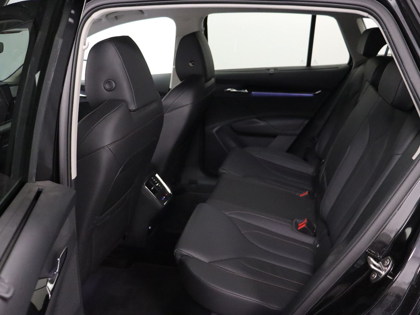 Fahrzeugabbildung SKODA Enyaq iV 80 Suite |FLA|ACC|WPumpe|HUD|SpurH|LED