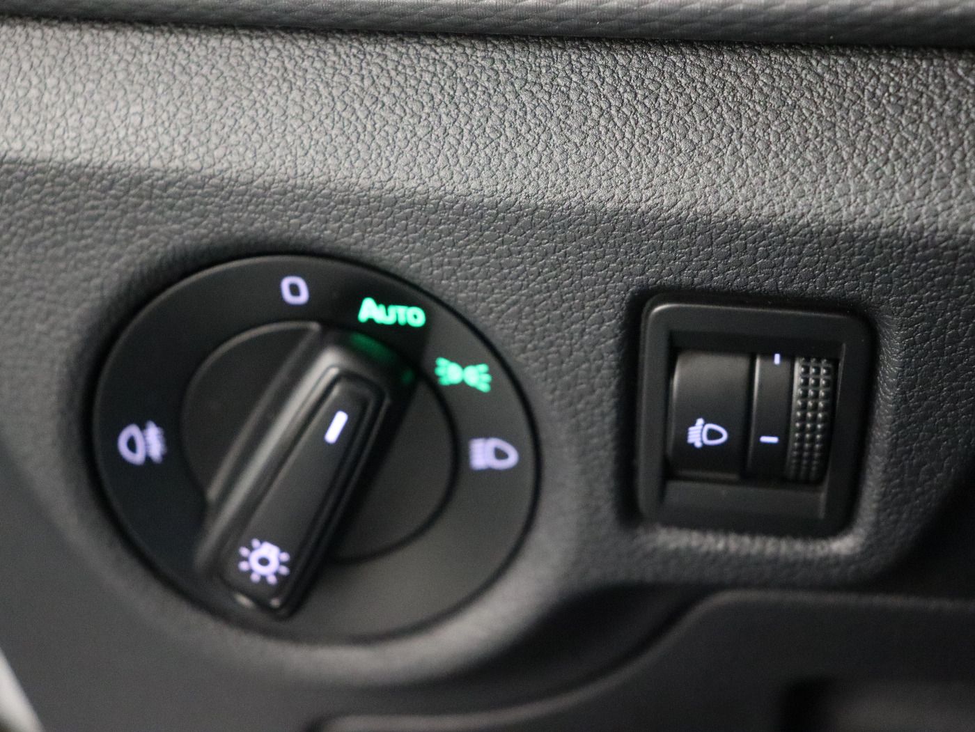 Fahrzeugabbildung SKODA Kamiq 1.0TSI Active |W-Paket|PDC|SpurH|FLA