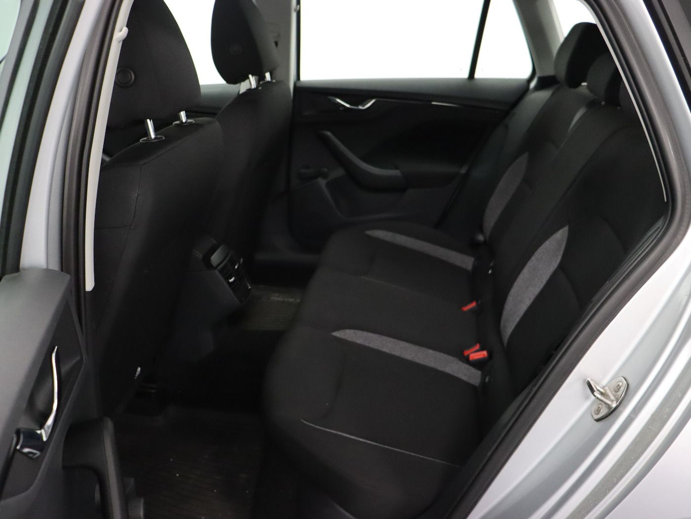 Fahrzeugabbildung SKODA Kamiq 1.0TSI Active |W-Paket|PDC|SpurH|FLA