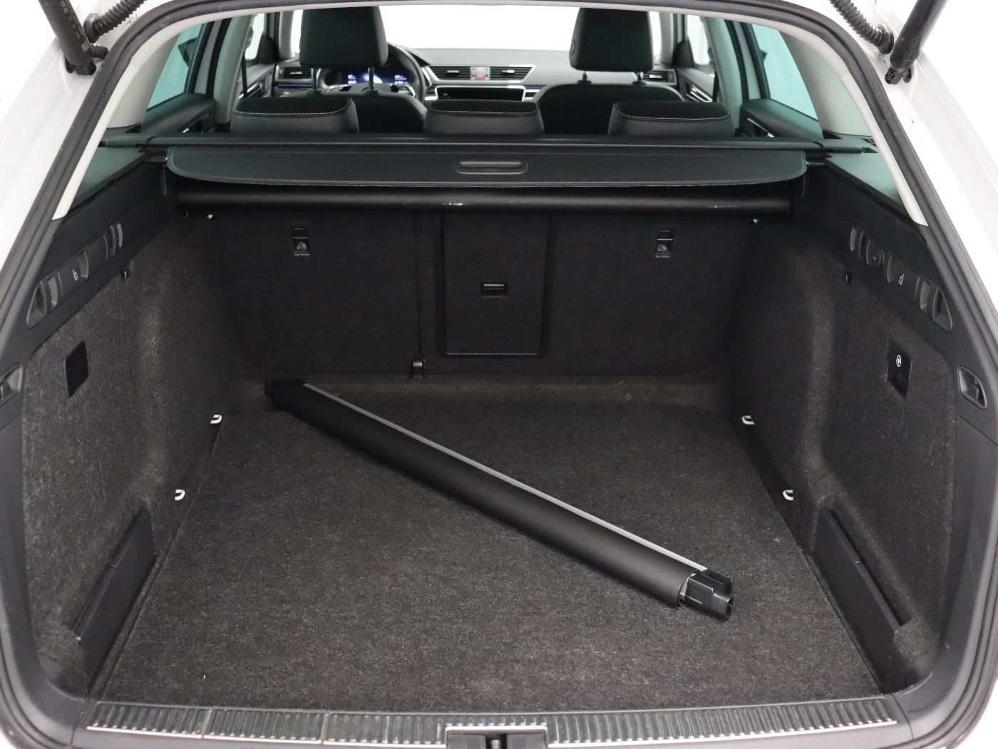 Fahrzeugabbildung SKODA Superb Combi 2.0 TDI 4x4 DSG Laurin & Klement L&