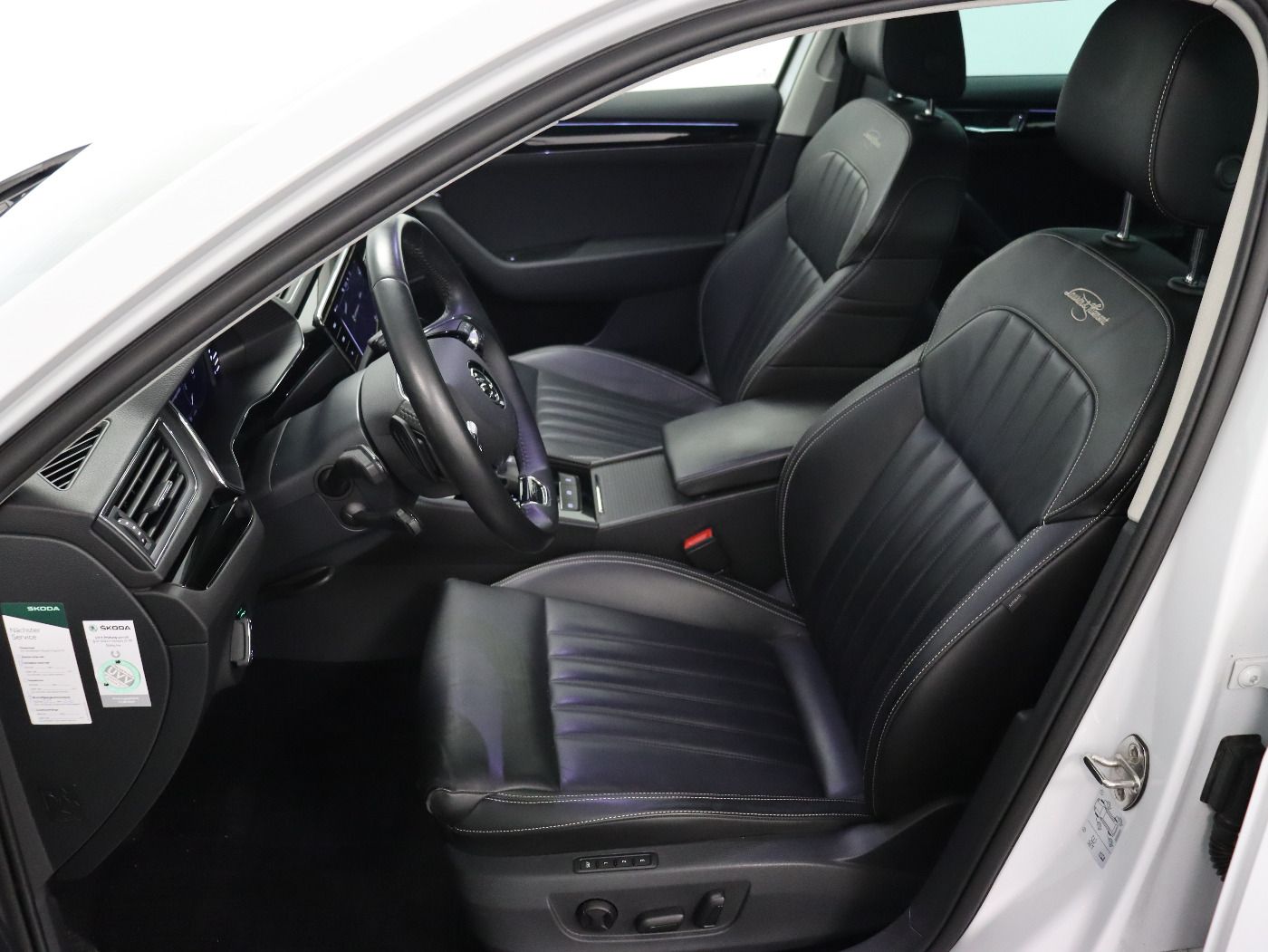 Fahrzeugabbildung SKODA Superb Combi 2.0 TDI 4x4 DSG Laurin & Klement L&