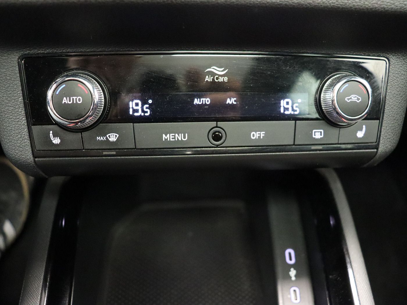 Fahrzeugabbildung SKODA Kamiq 1.5 TSI DSG Monte Carlo |Pano|LED|SpurH|LM