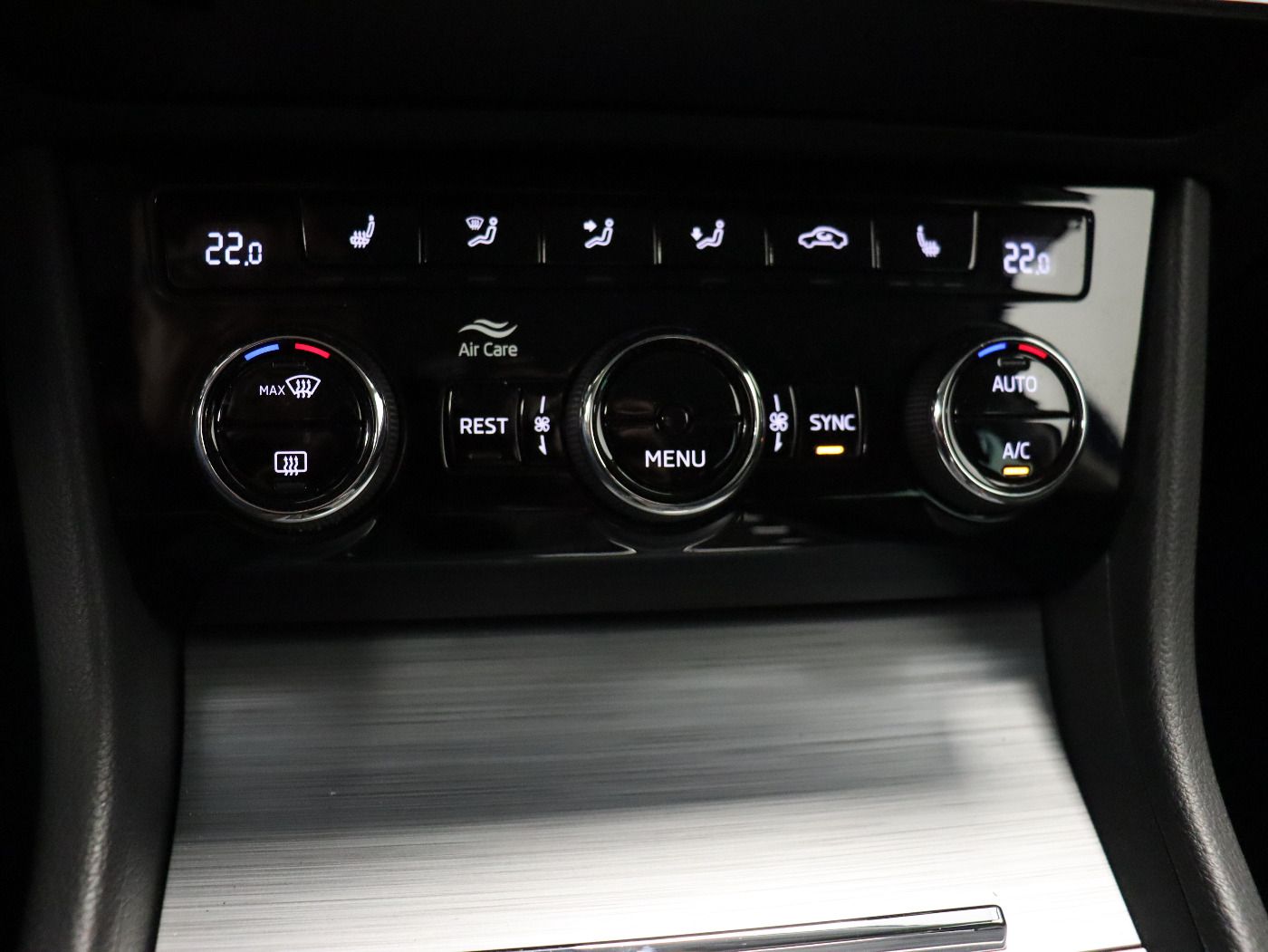 Fahrzeug autohaus mense Fahrzeugabbildung SKODA Superb Combi 1.5 TSI Ambition |ACC|SpurH|LM|Navi