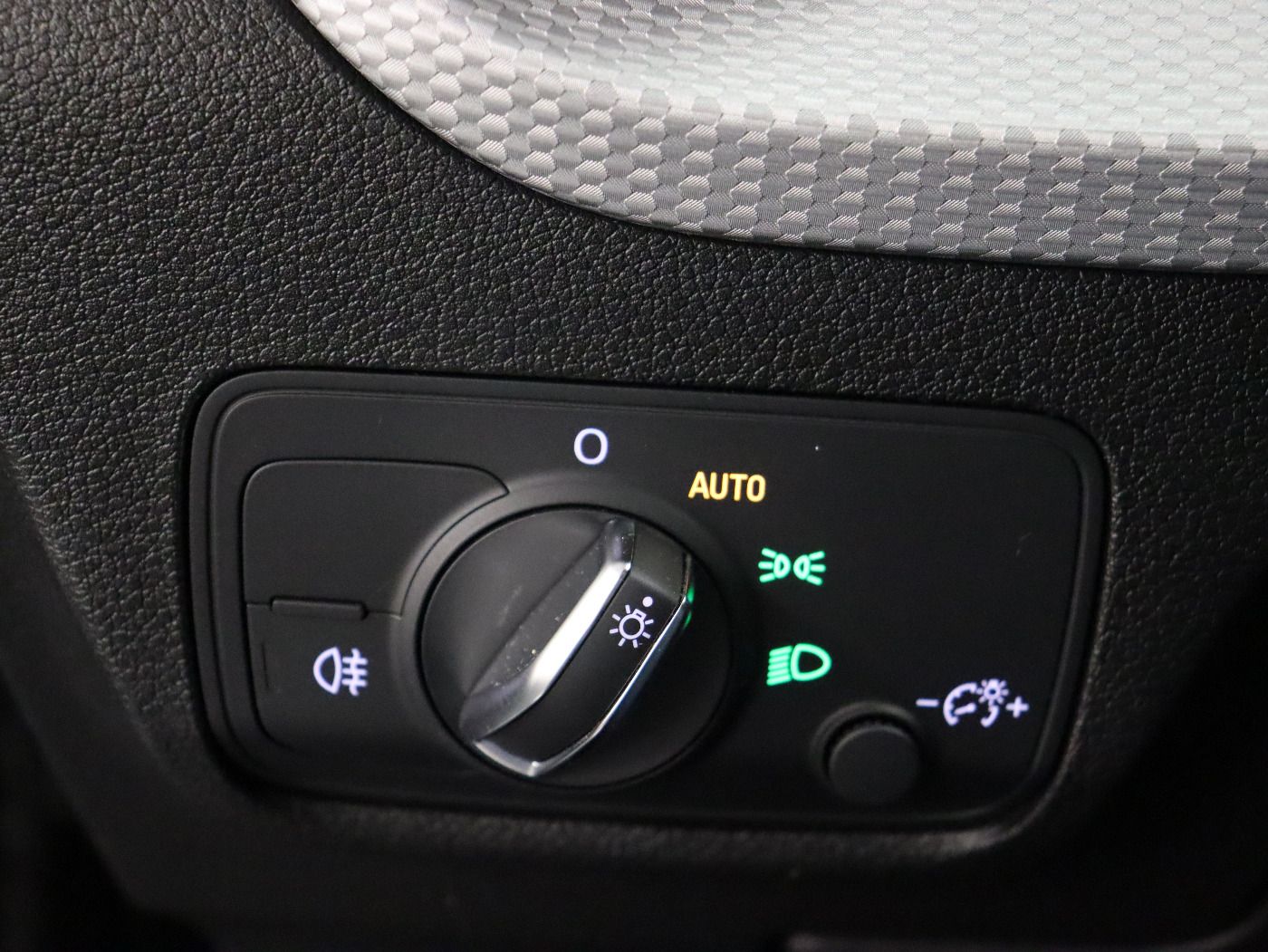 Fahrzeugabbildung Audi Q2 30 TDI S tronic S line |ACC|FLA|CarPlay|LM