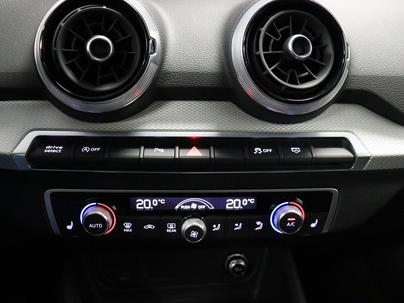 Fahrzeugabbildung Audi Q2 30 TDI S tronic S line |ACC|FLA|CarPlay|LM