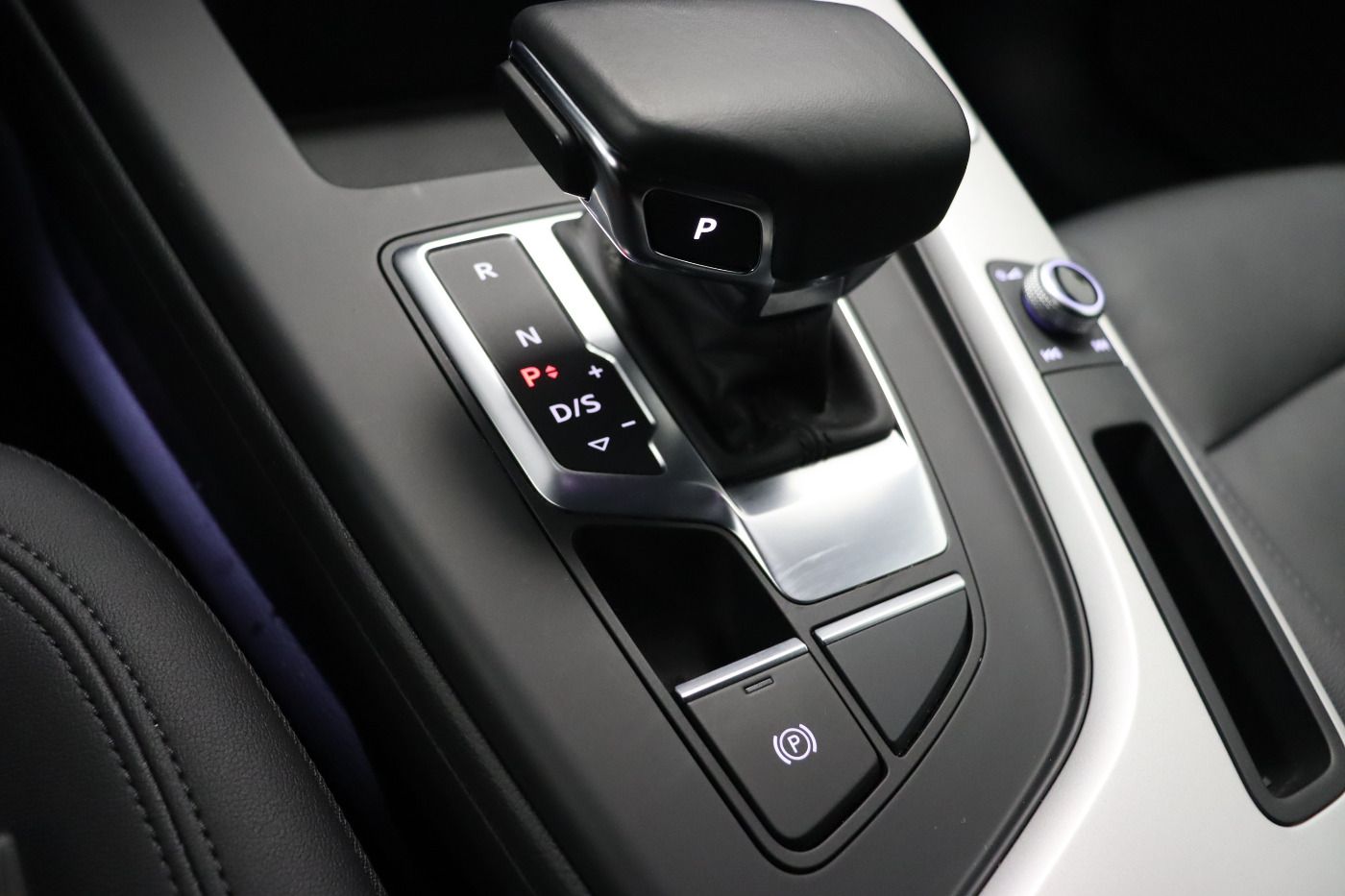 Fahrzeugabbildung Audi A4 Avant 40 TDI quattro S tronic advanced |Pano