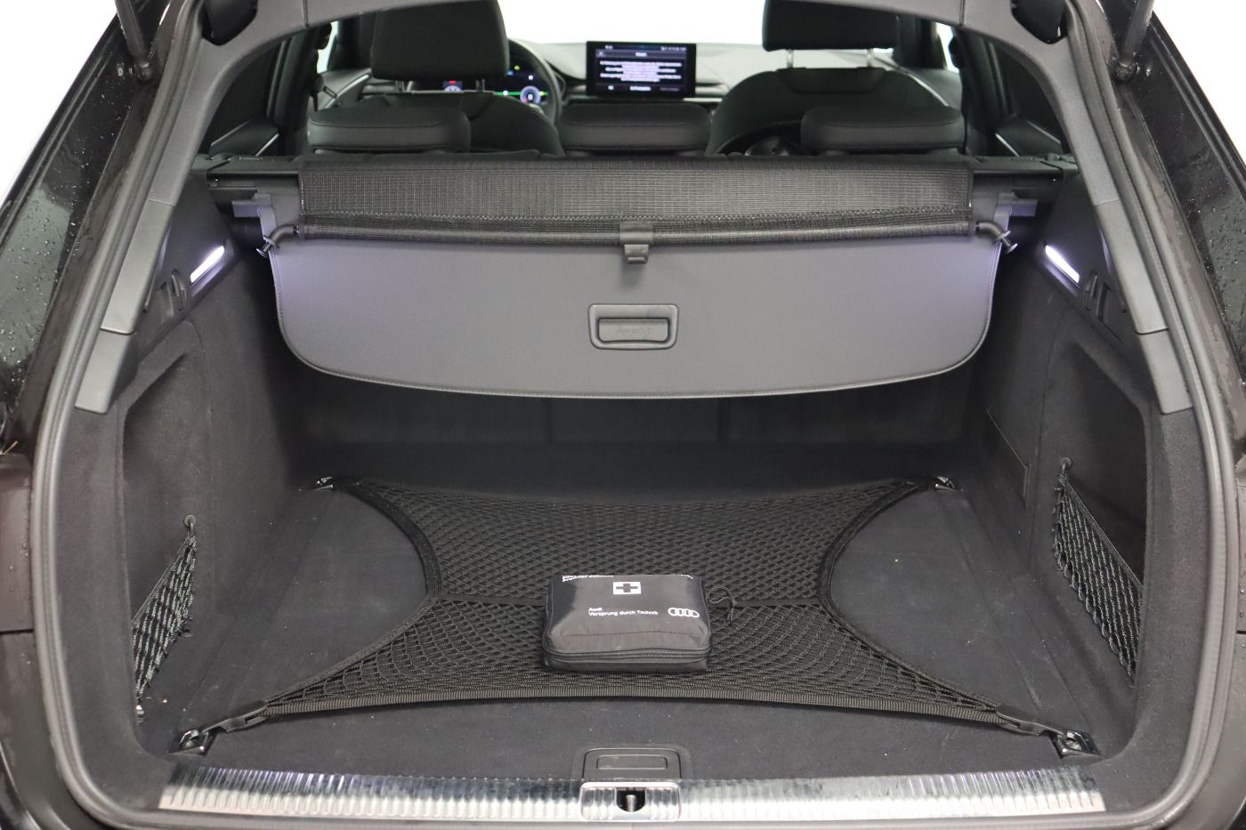 Fahrzeugabbildung Audi A4 Avant 40 TDI quattro S tronic advanced |Pano