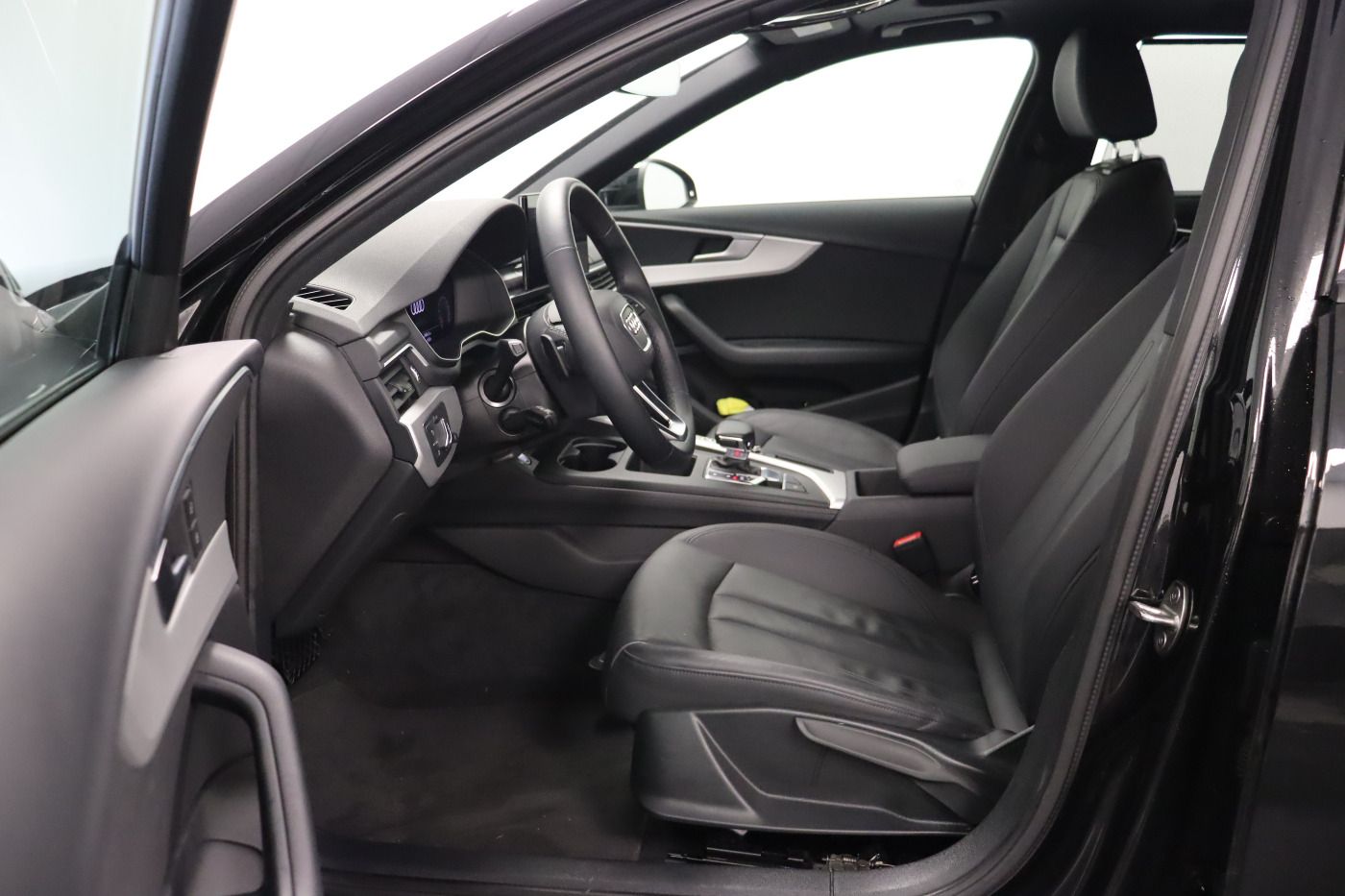 Fahrzeugabbildung Audi A4 Avant 40 TDI quattro S tronic advanced |Pano