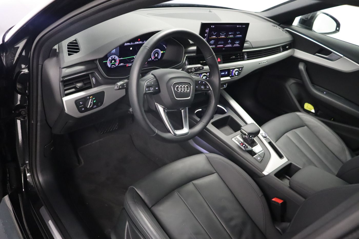 Fahrzeugabbildung Audi A4 Avant 40 TDI quattro S tronic advanced |Pano