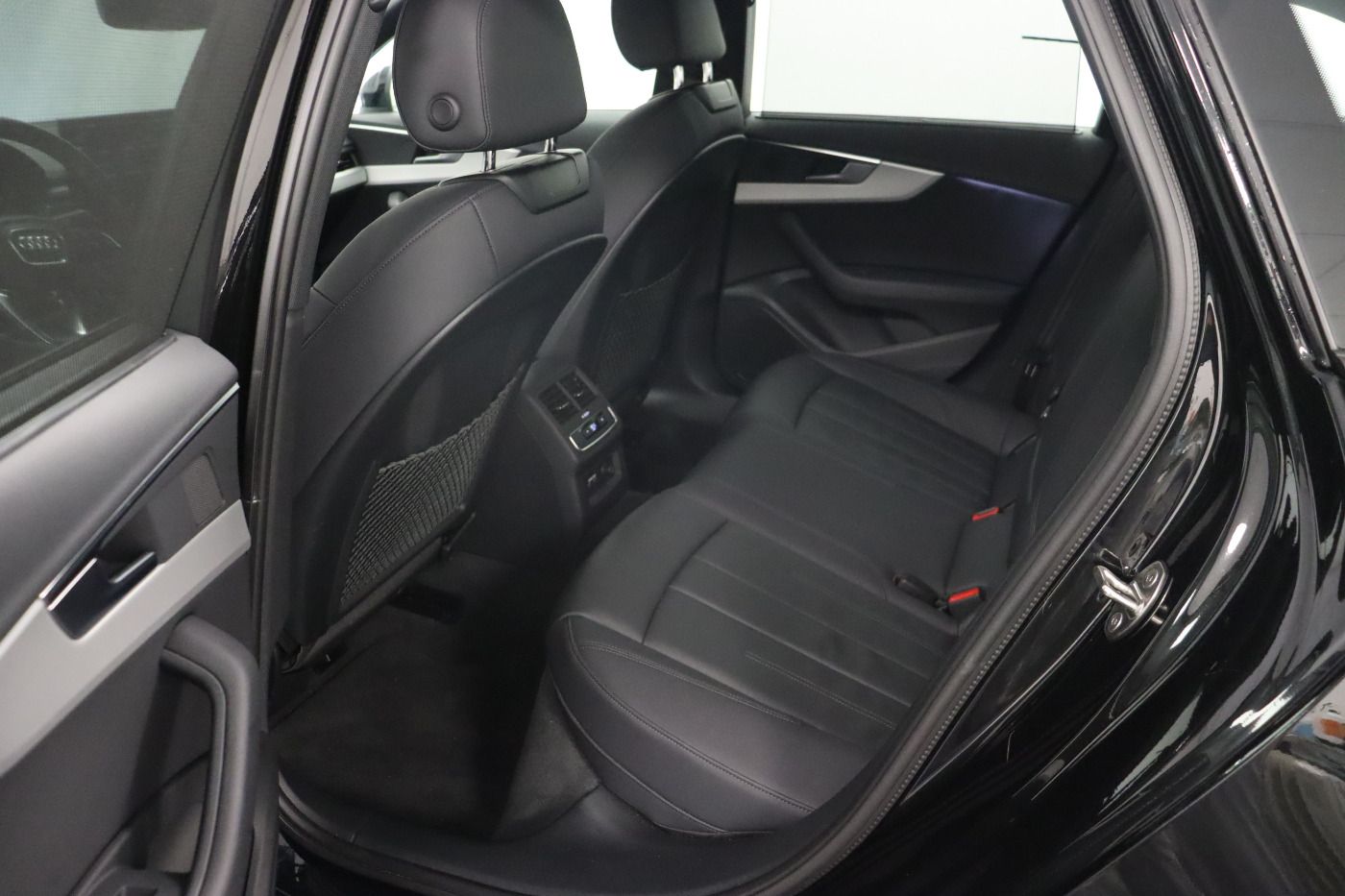 Fahrzeugabbildung Audi A4 Avant 40 TDI quattro S tronic advanced |Pano