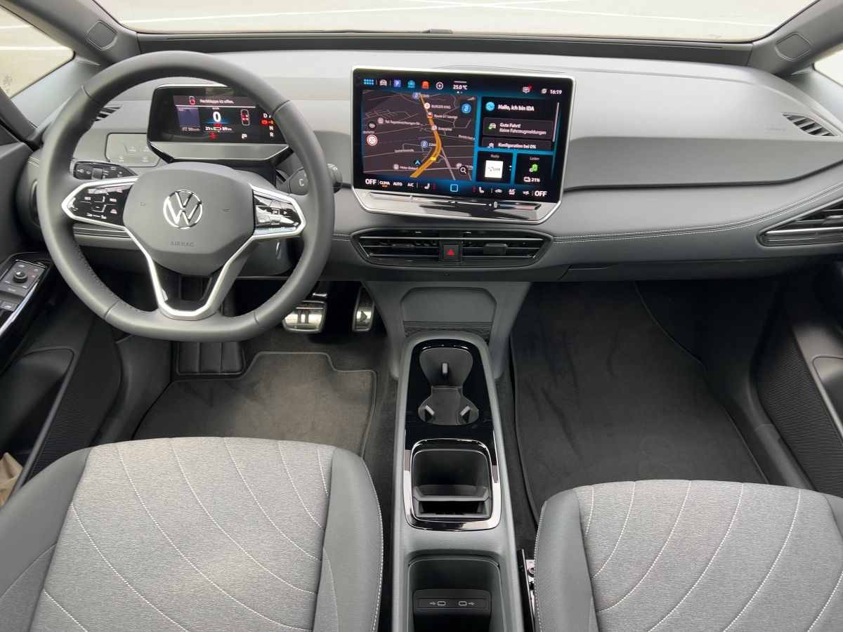 Fahrzeugabbildung Volkswagen ID.3 Pro 59 kWh AHK Navi 360° ACC Keyless SHZG