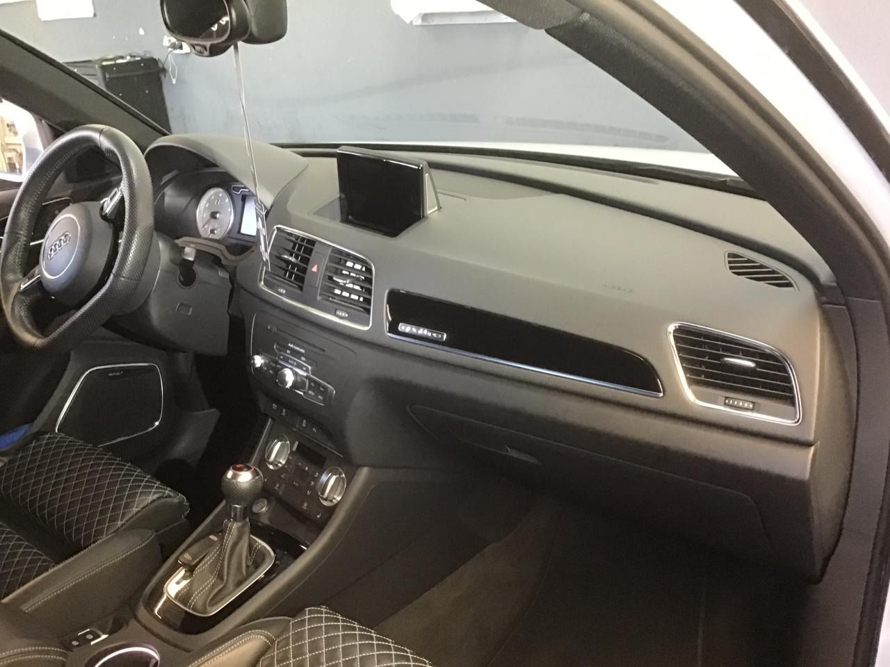 Fahrzeugabbildung Audi RS Q3 2.5 TFSI quattro tiptronic |SD|FLA|LM|PDC