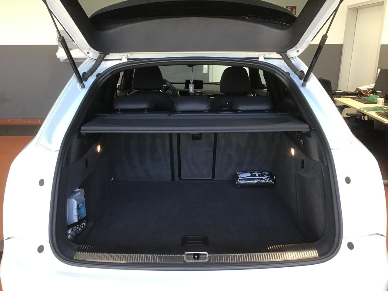 Fahrzeugabbildung Audi RS Q3 2.5 TFSI quattro tiptronic |SD|FLA|LM|PDC