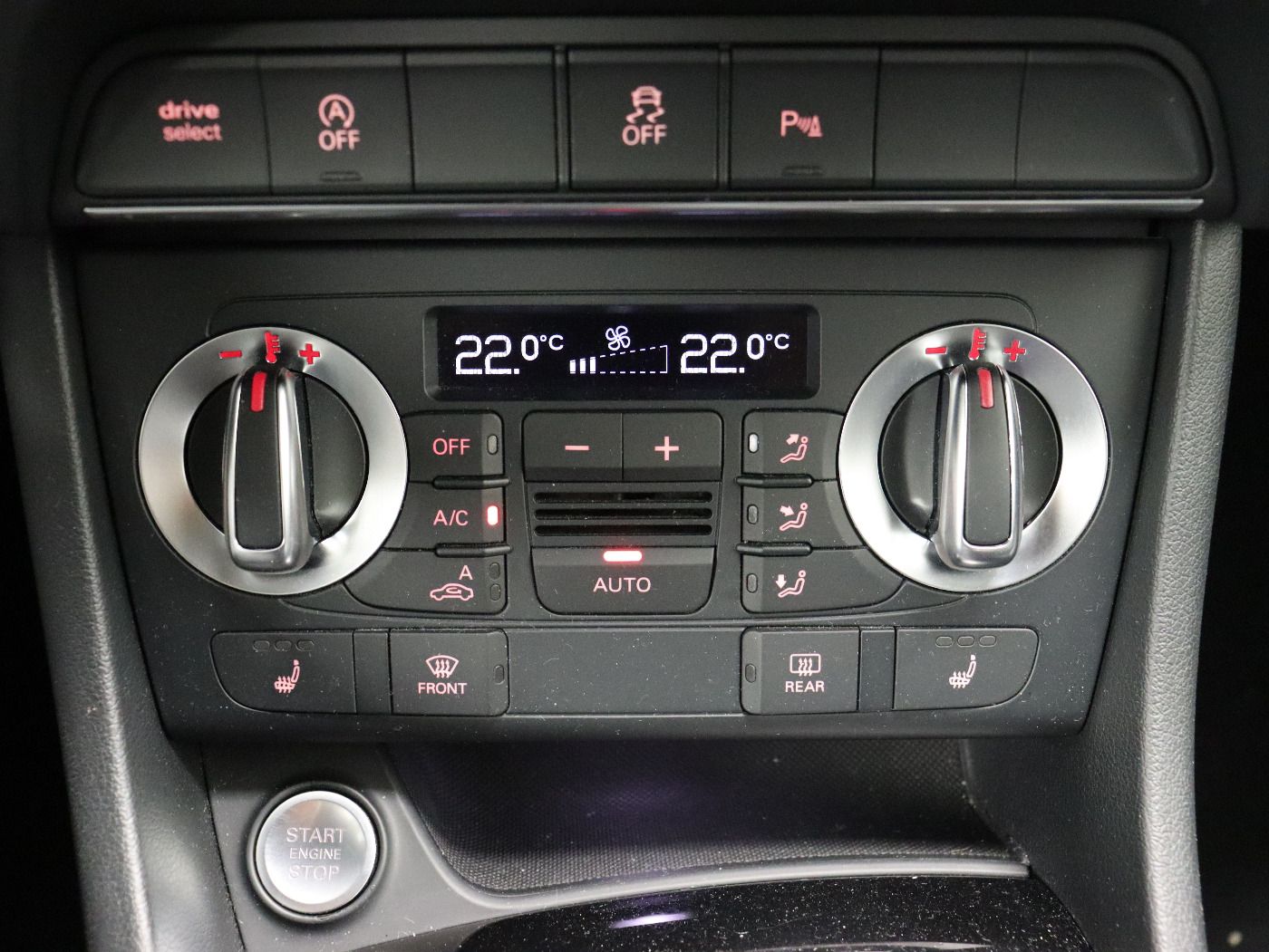 Fahrzeugabbildung Audi RS Q3 2.5 TFSI quattro tiptronic |SD|FLA|LM|PDC