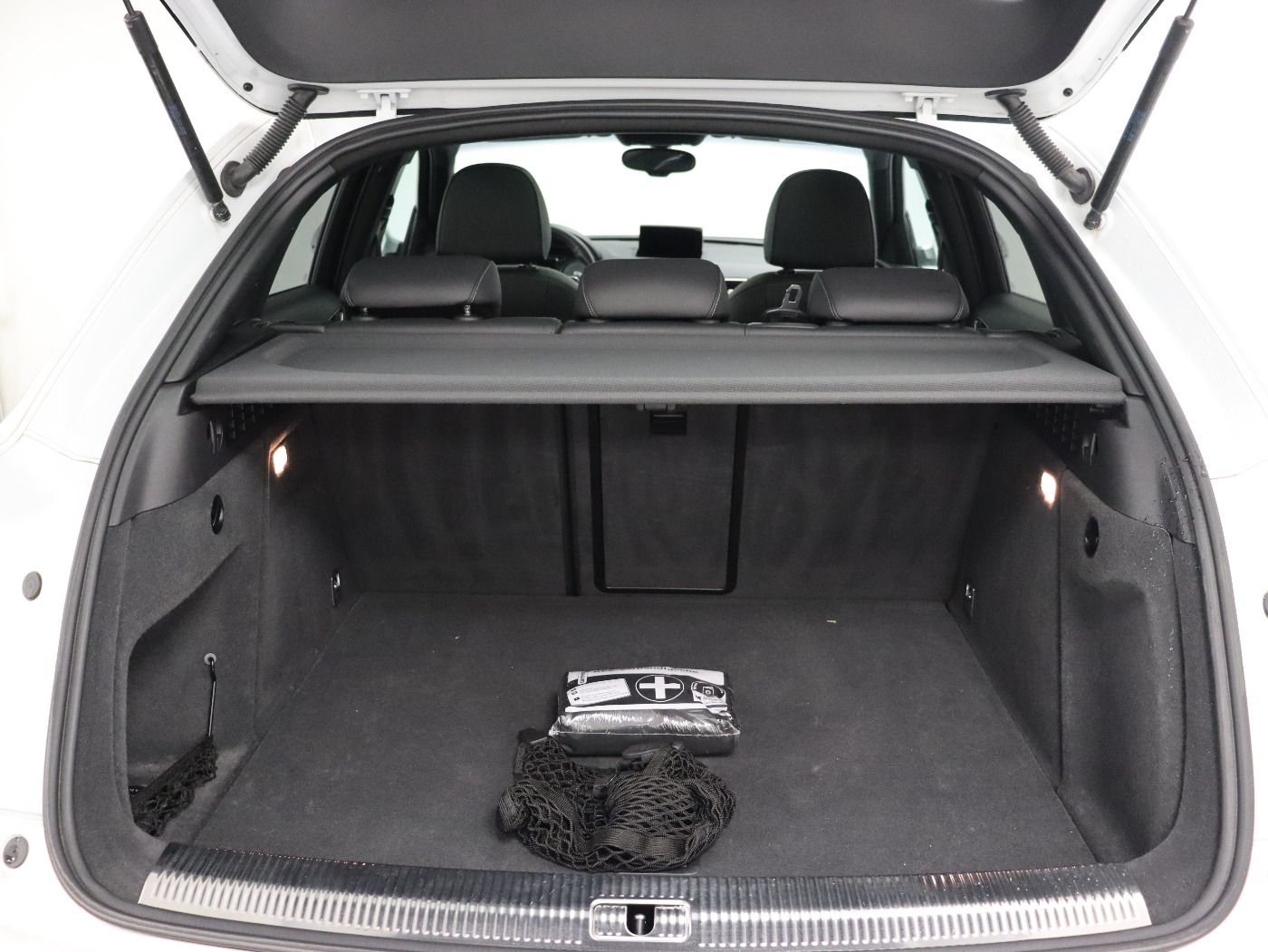 Fahrzeugabbildung Audi RS Q3 2.5 TFSI quattro tiptronic |SD|FLA|LM|PDC