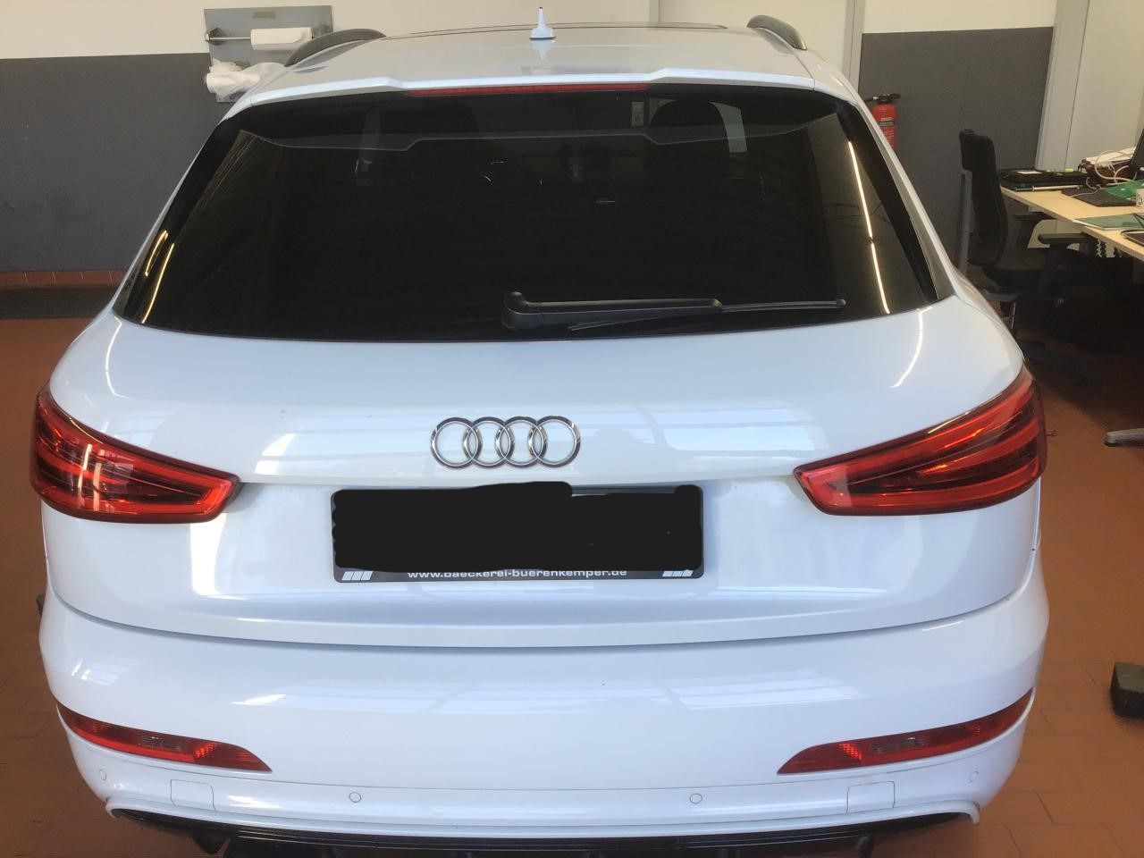 Fahrzeugabbildung Audi RS Q3 2.5 TFSI quattro tiptronic |SD|FLA|LM|PDC