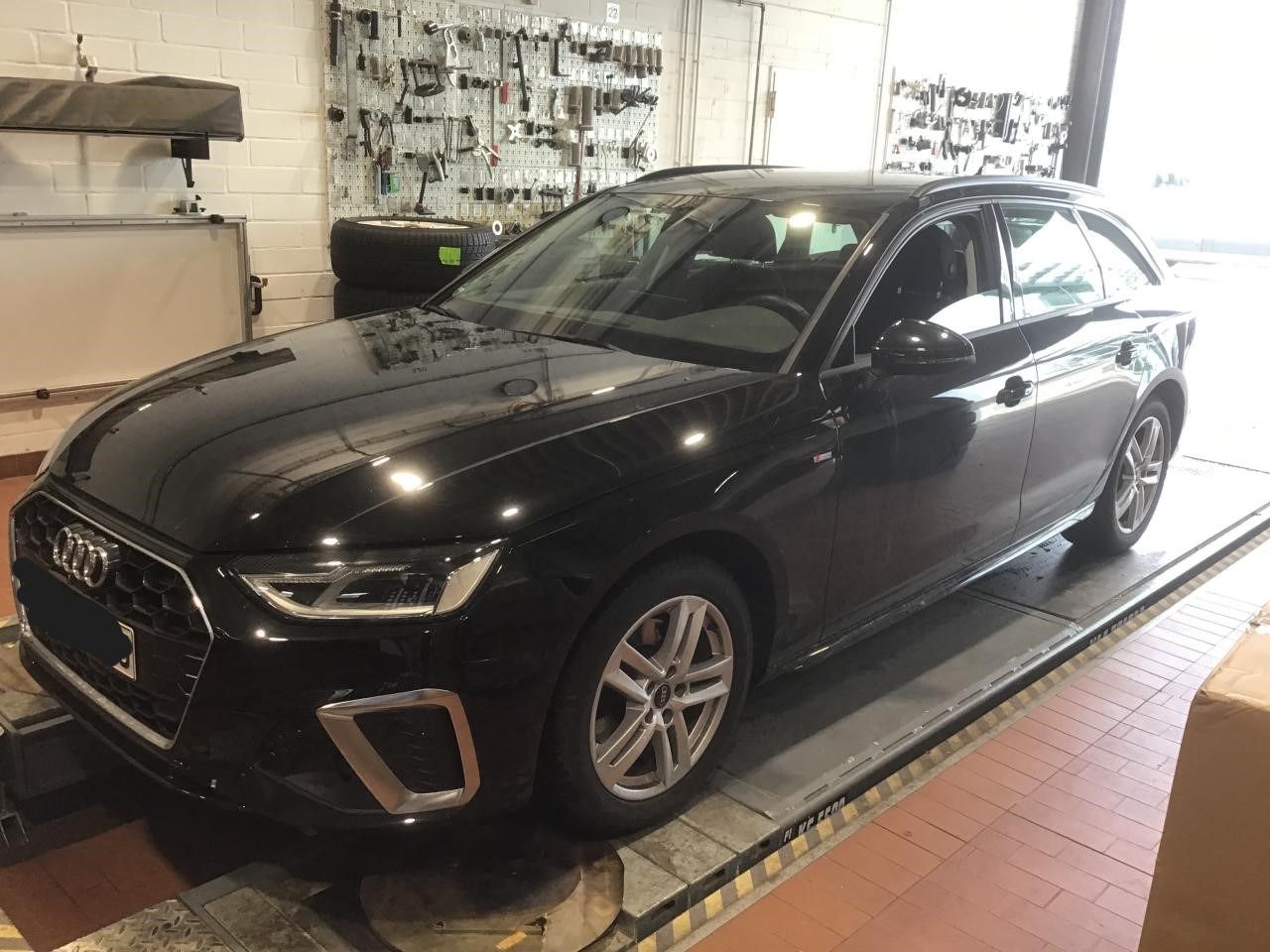 Fahrzeugabbildung Audi A4 Avant 35 TDI S tronic S line |FLA|ACC|CarPlay