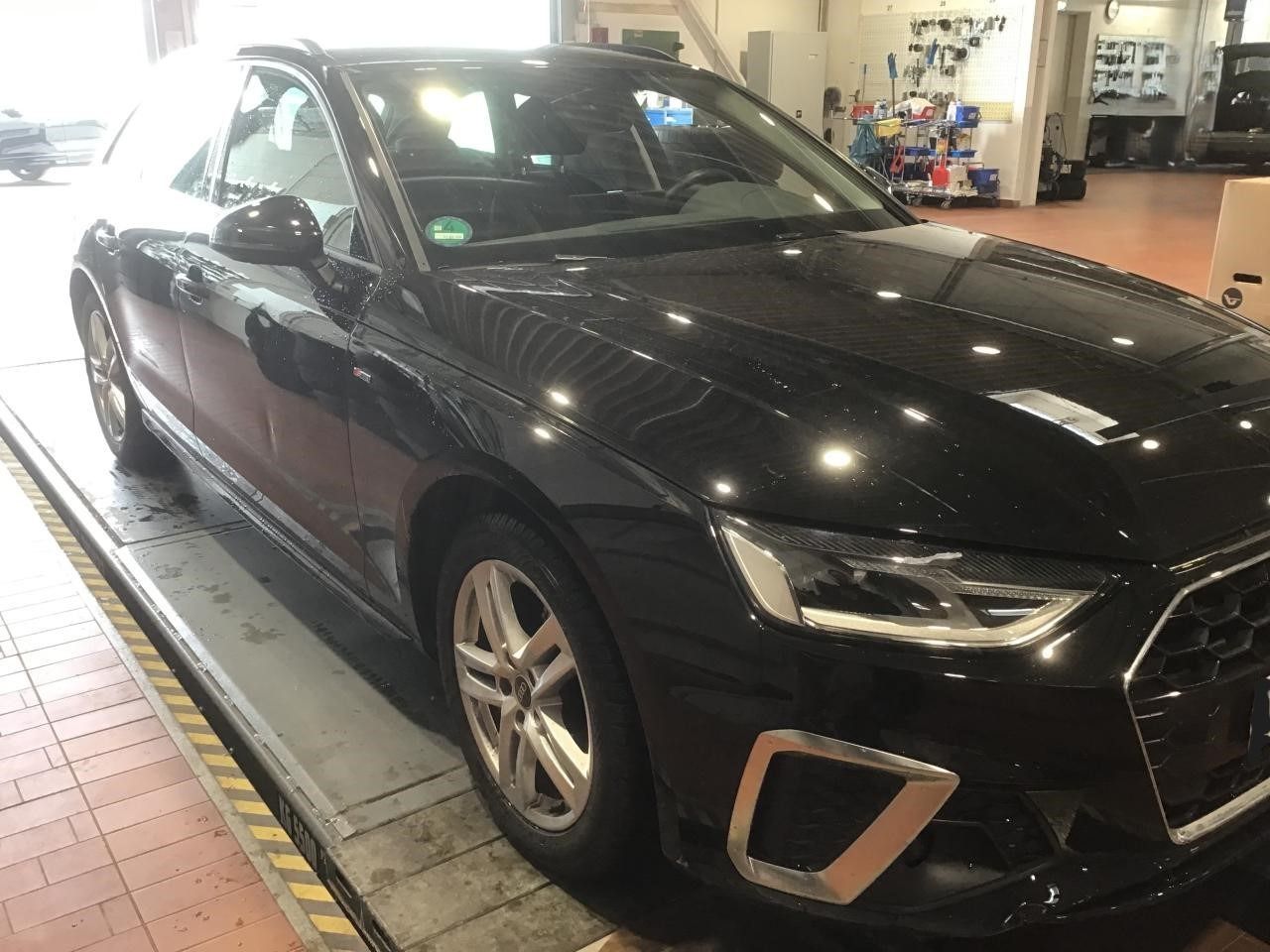 Fahrzeugabbildung Audi A4 Avant 35 TDI S tronic S line |FLA|ACC|CarPlay