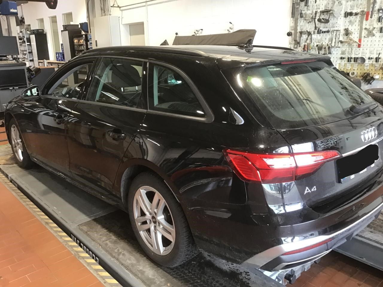 Fahrzeugabbildung Audi A4 Avant 35 TDI S tronic S line |FLA|ACC|CarPlay