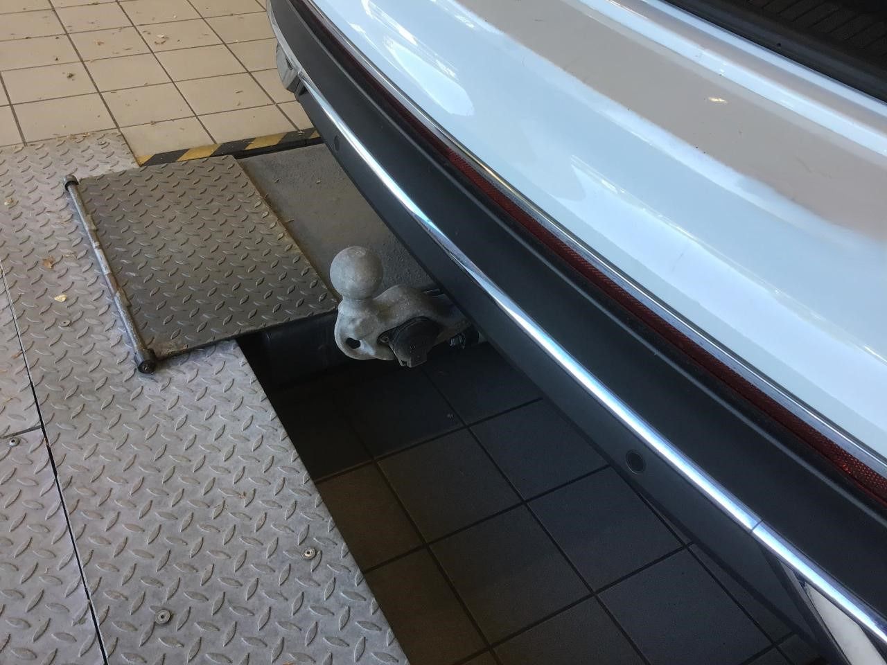 Fahrzeugabbildung Volkswagen Tiguan Allspace 2.0 TDI 4 Motion DSG Elegance