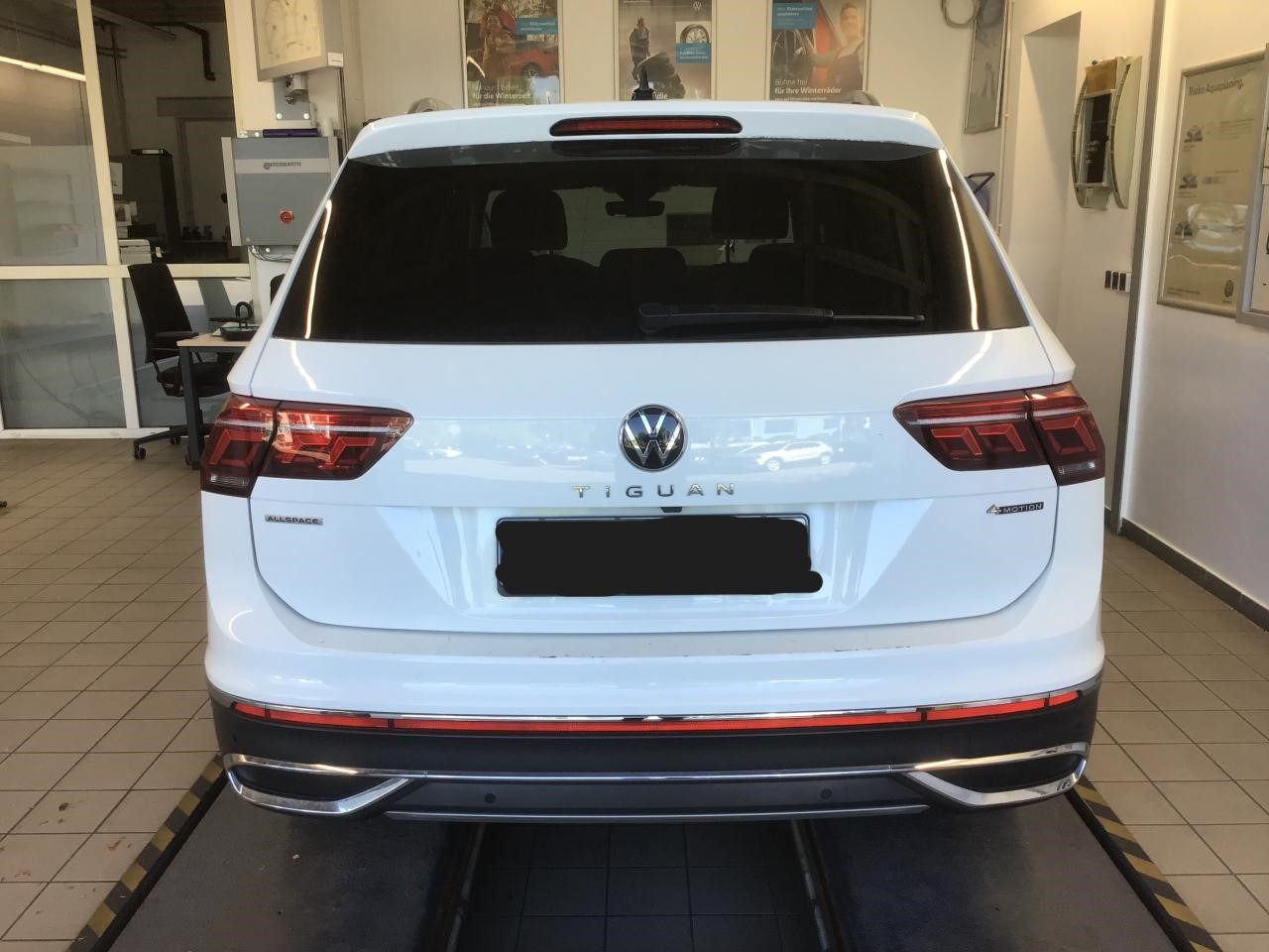 Fahrzeugabbildung Volkswagen Tiguan Allspace 2.0 TDI 4 Motion DSG Elegance
