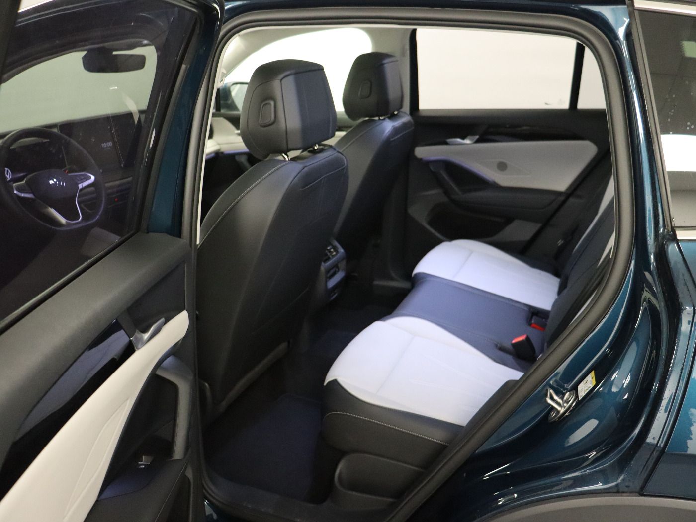 Fahrzeugabbildung Volkswagen Tiguan 2.0TDI DSG Elegance |AHK|Matrix|4xSHZG|LM