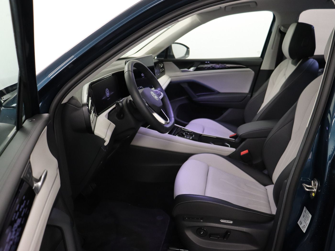 Fahrzeugabbildung Volkswagen Tiguan 2.0TDI DSG Elegance |AHK|Matrix|4xSHZG|LM