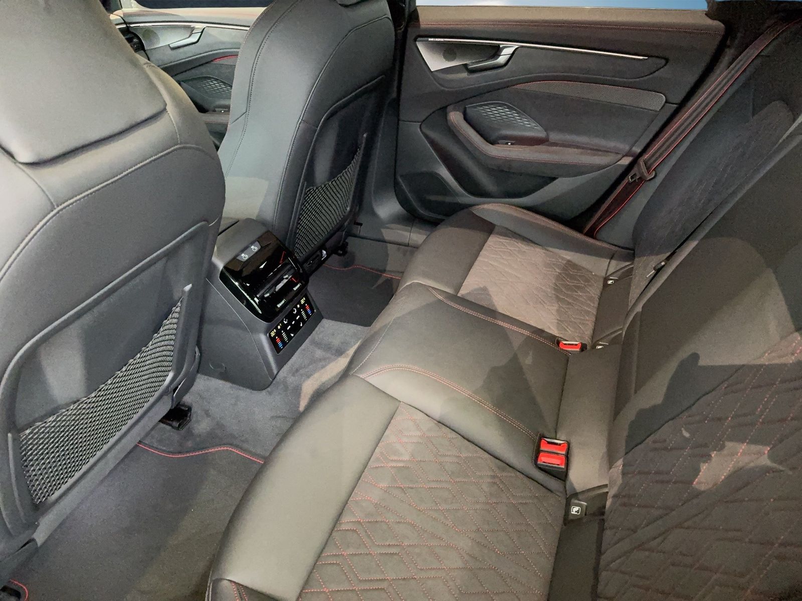 Fahrzeug autohaus mense Fahrzeugabbildung Audi A6 Avant TDI quattro 150 kW S tronic |Luft|AHK