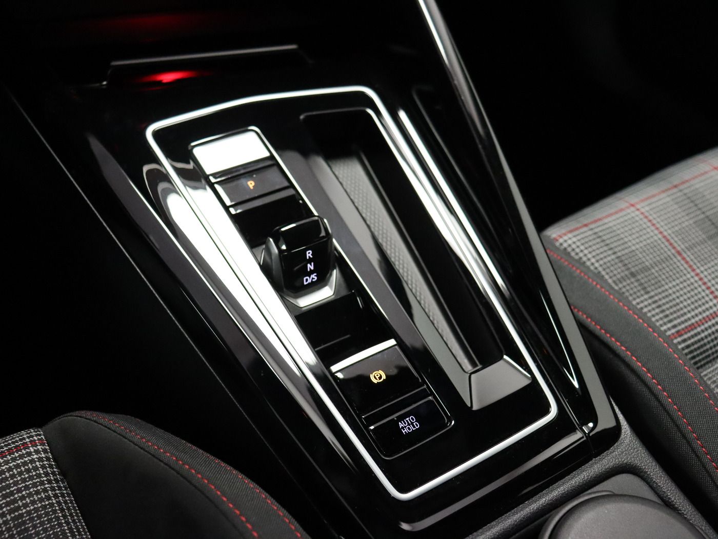 Fahrzeugabbildung Volkswagen Golf GTI 2.0 TSI DSG |FLA|CarPlay|SpurH|LED|LM
