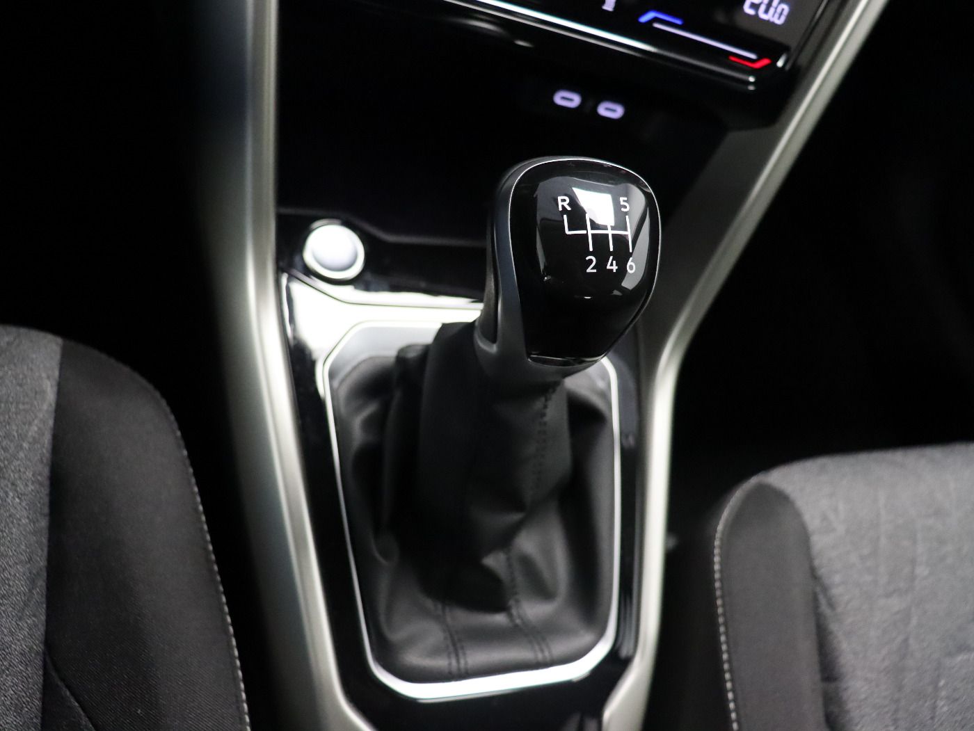 Fahrzeugabbildung Volkswagen T-Roc 1.0 TSI Move |FLA|ACC|VirtualCP|CarPlay|LM