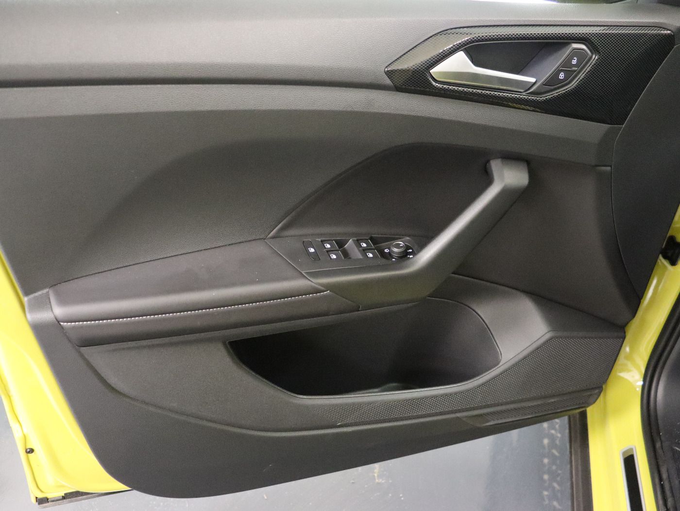 Fahrzeugabbildung Volkswagen T-CROSS 1.5 TSI DSG R-line |Matrix|ACC|VirtualCP