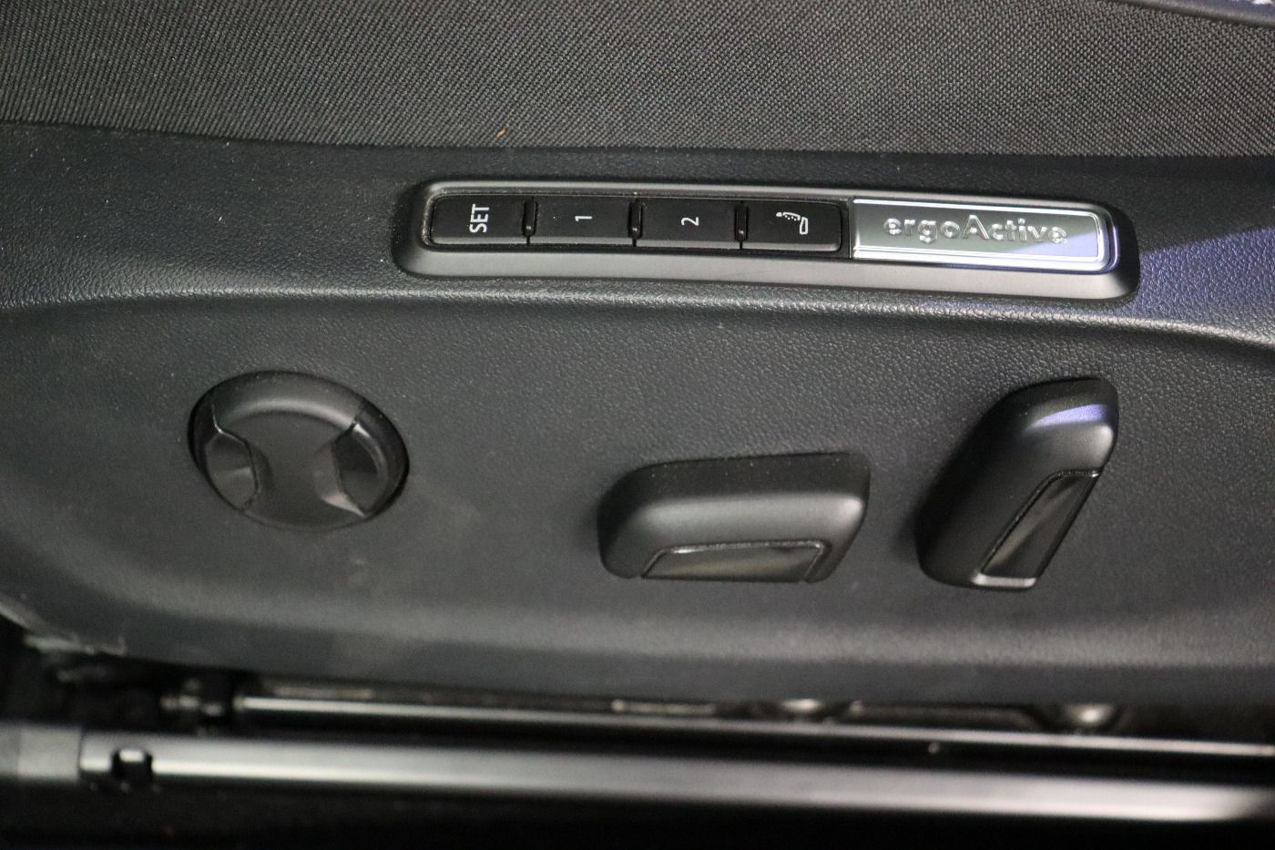 Fahrzeug autohaus mense Fahrzeugabbildung Volkswagen ID.7 Tourer Pro |AHK|Pano|4xSHZG|Massage|Navi|LM