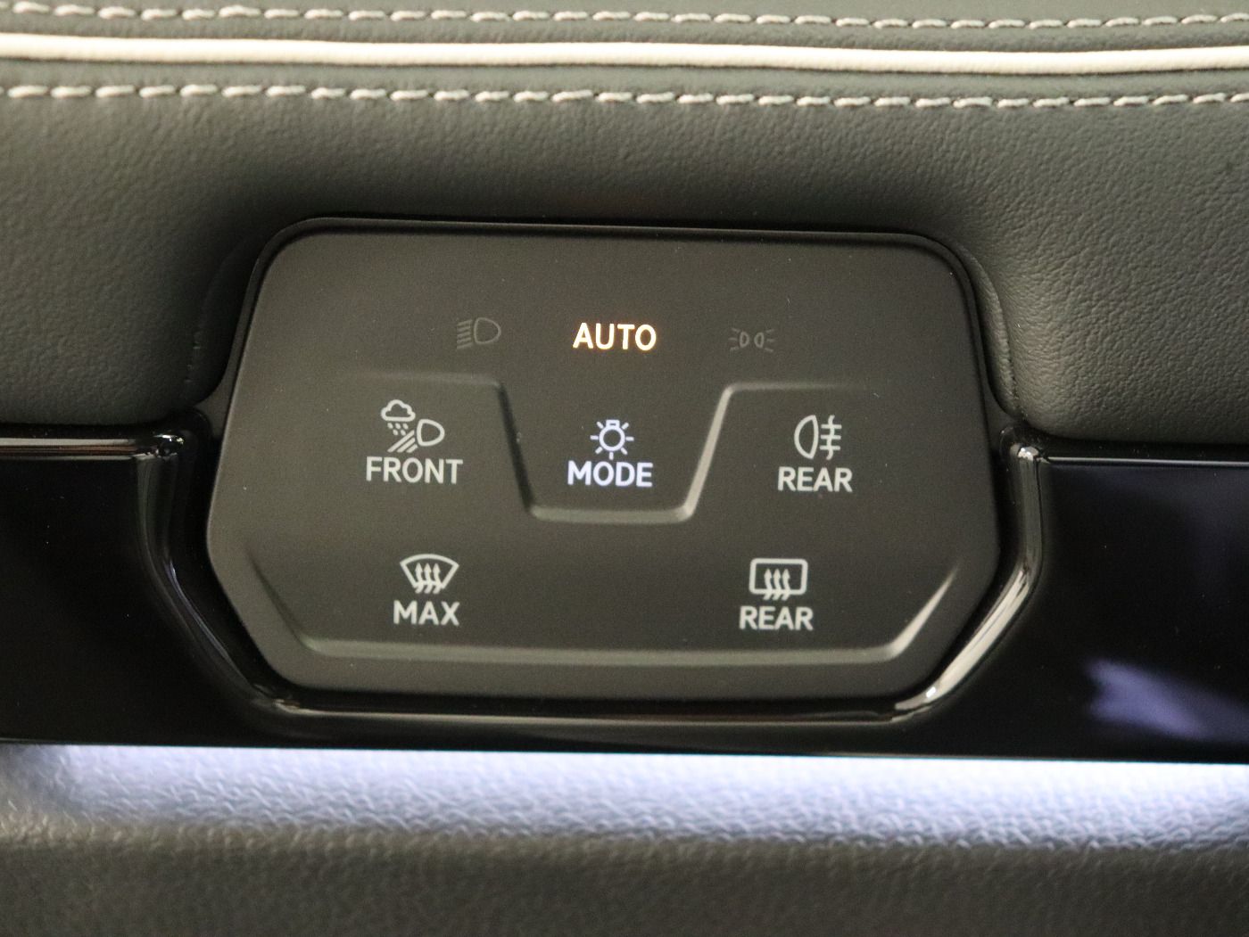 Fahrzeugabbildung Volkswagen ID.7 Tourer Pro |AHK|4xSHZG|Massage|Navi|ACC|h/k