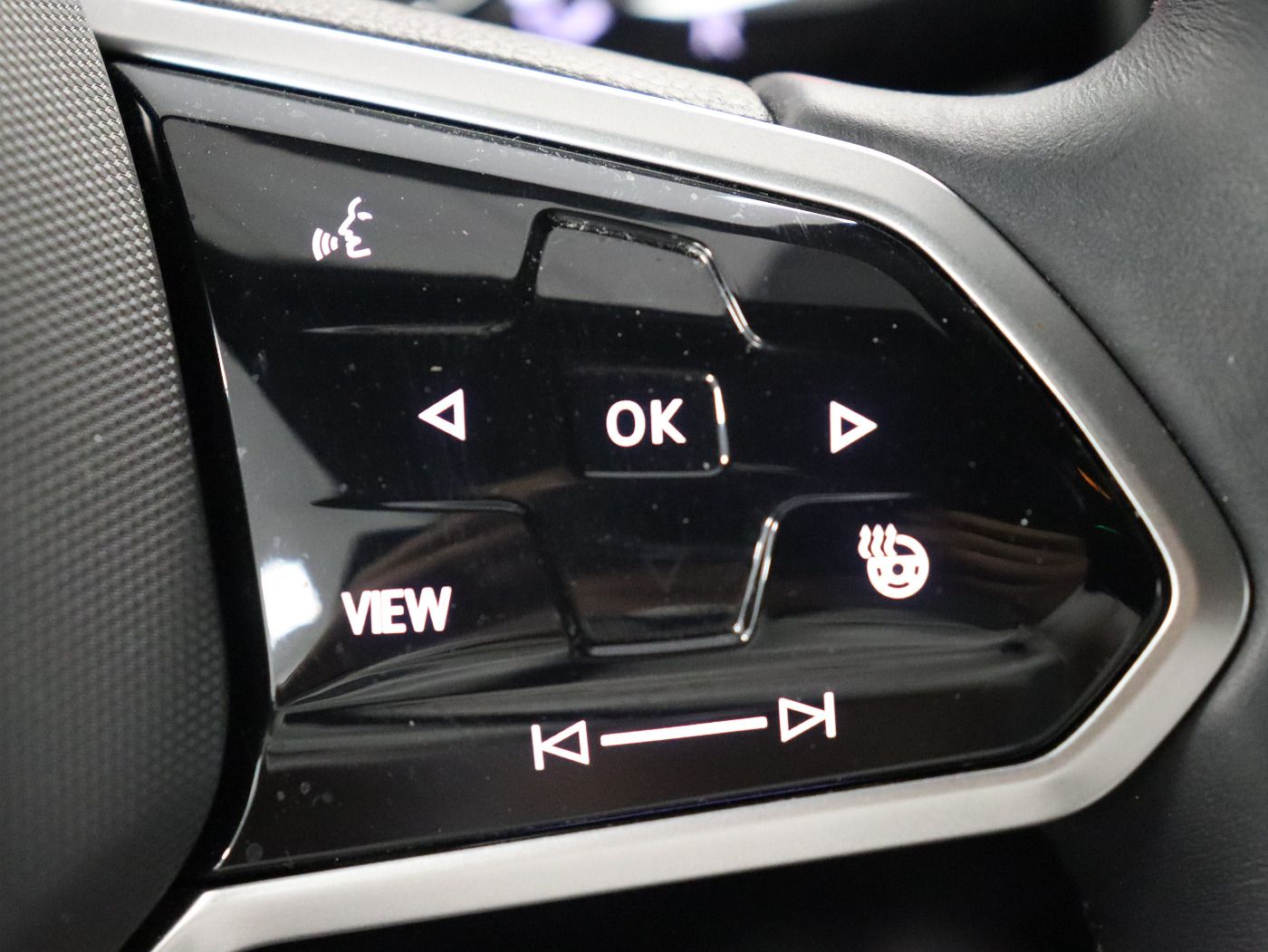 Fahrzeugabbildung Volkswagen ID.7 Tourer Pro |AHK|4xSHZG|Massage|Navi|ACC|h/k