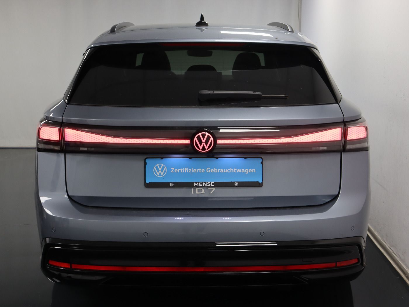 Fahrzeugabbildung Volkswagen ID.7 Tourer Pro |AHK|4xSHZG|Massage|Navi|ACC|h/k