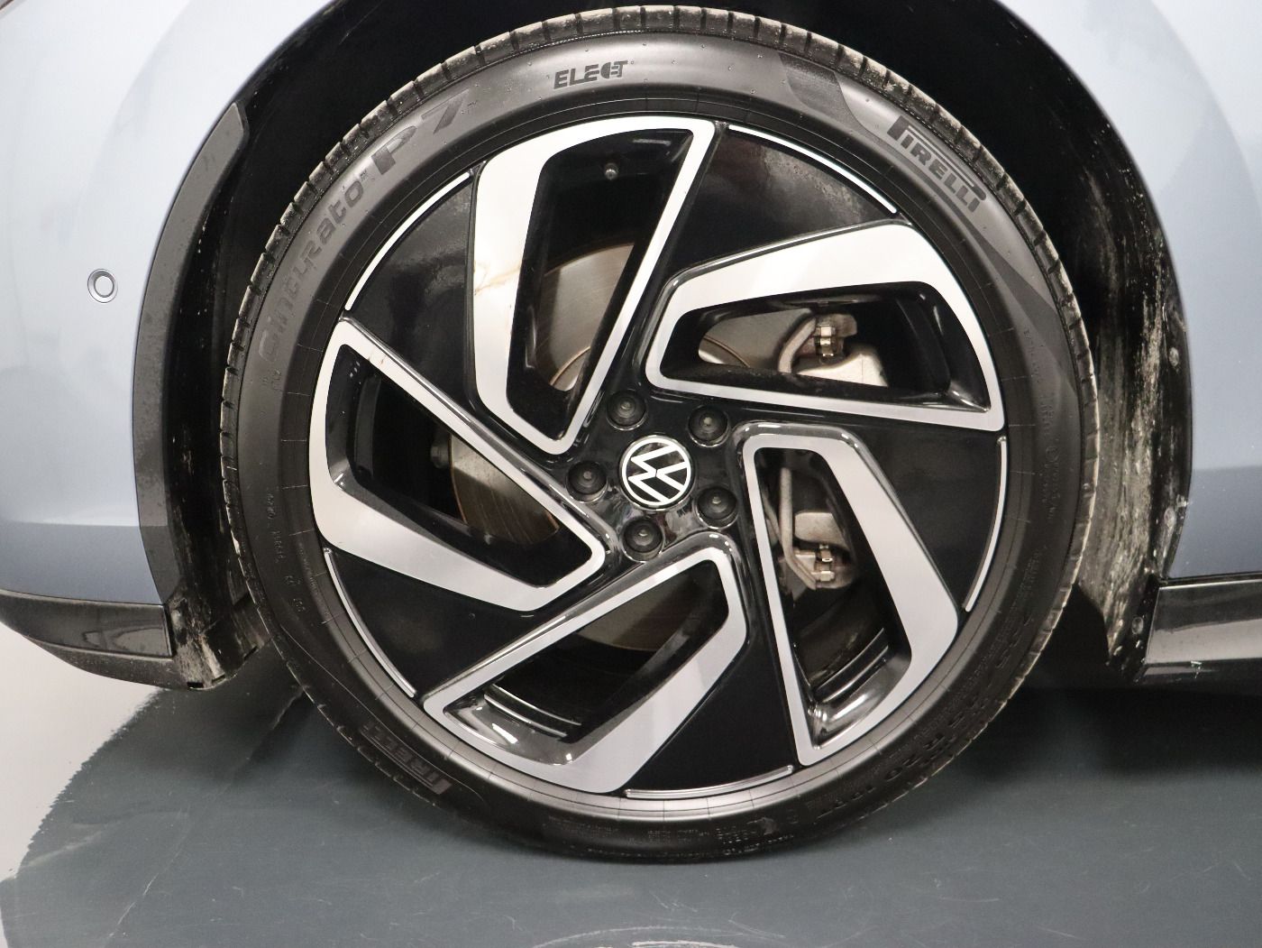 Fahrzeugabbildung Volkswagen ID.7 Tourer Pro |AHK|4xSHZG|Massage|Navi|ACC|h/k