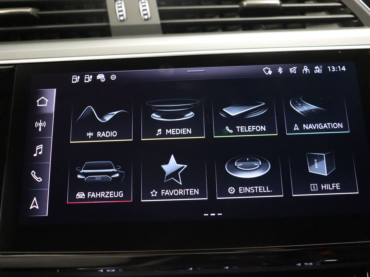 Fahrzeugabbildung Audi Q8 e-tron 55 quattro advanced |Matrix|Luft|LED