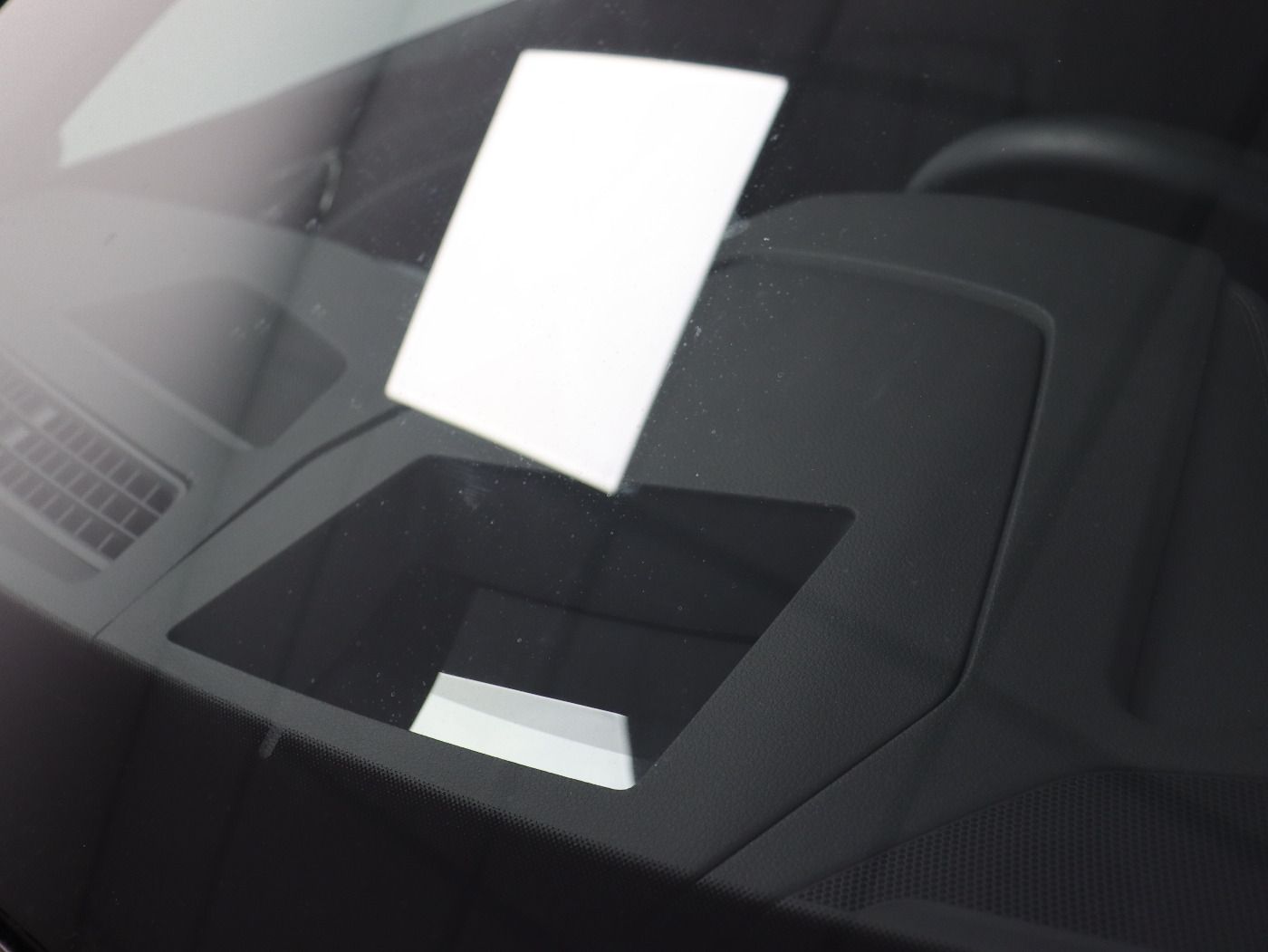 Fahrzeugabbildung Audi Q8 e-tron 55 quattro advanced |Matrix|Luft|LED