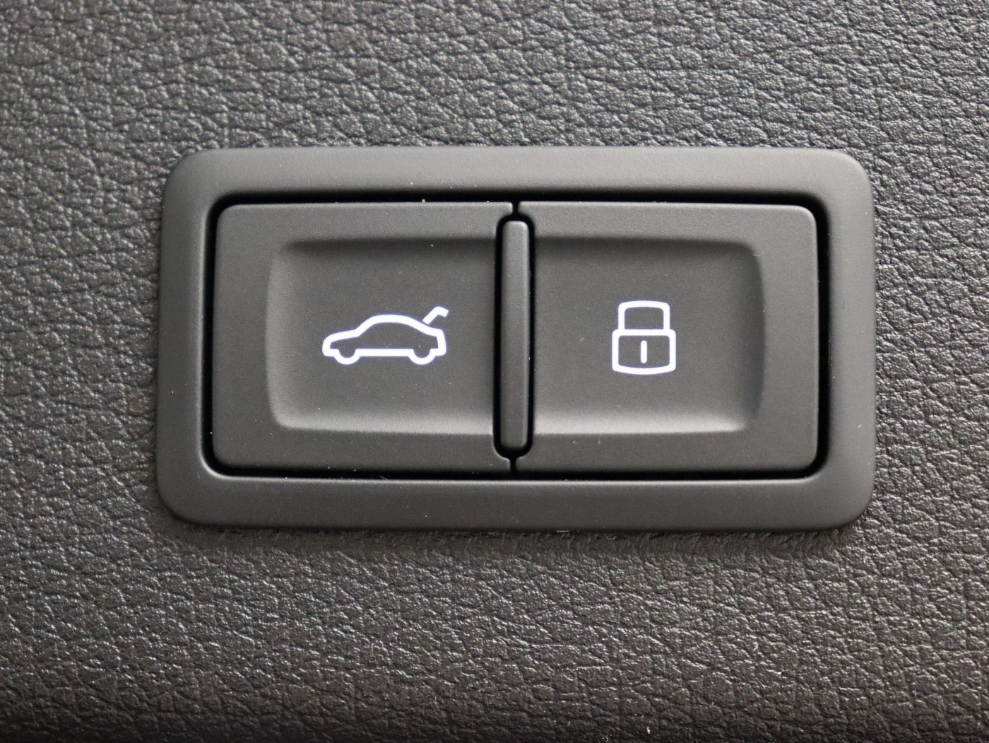 Fahrzeugabbildung Audi Q8 e-tron 55 quattro advanced |Matrix|Luft|LED