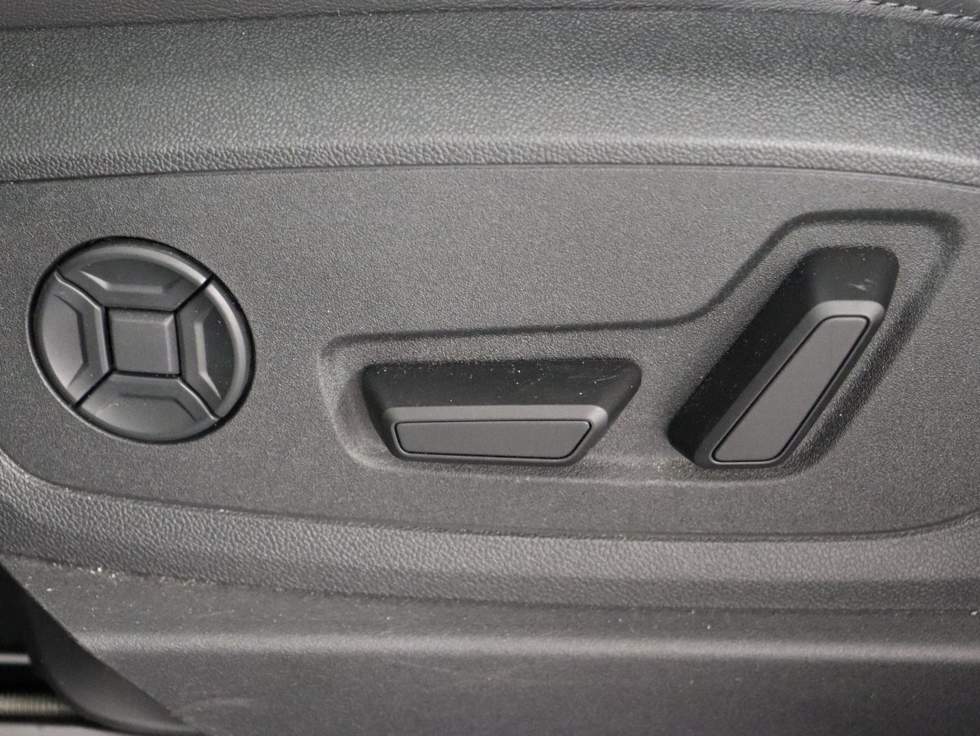 Fahrzeugabbildung Audi Q8 e-tron 55 quattro advanced |Matrix|Luft|LED
