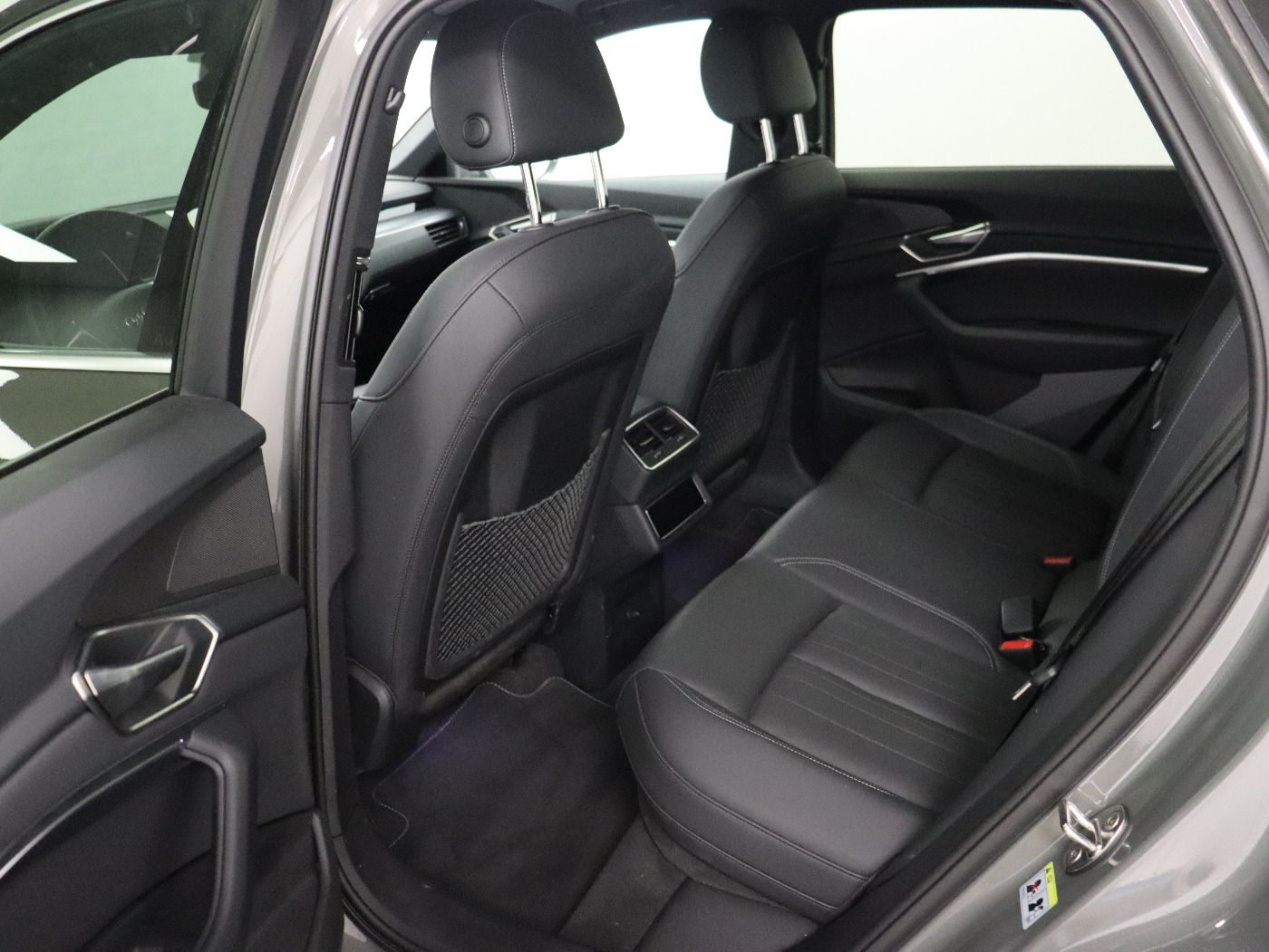 Fahrzeugabbildung Audi Q8 e-tron 55 quattro advanced |Matrix|Luft|LED