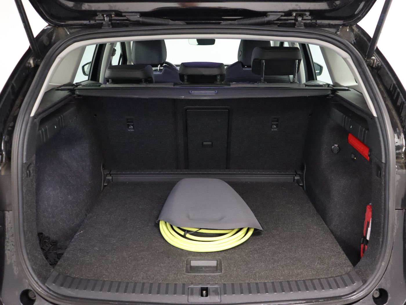 Fahrzeugabbildung SKODA Enyaq |AHK|FLA|ACC|elSitz|Navi|W-Paket|LaneAss