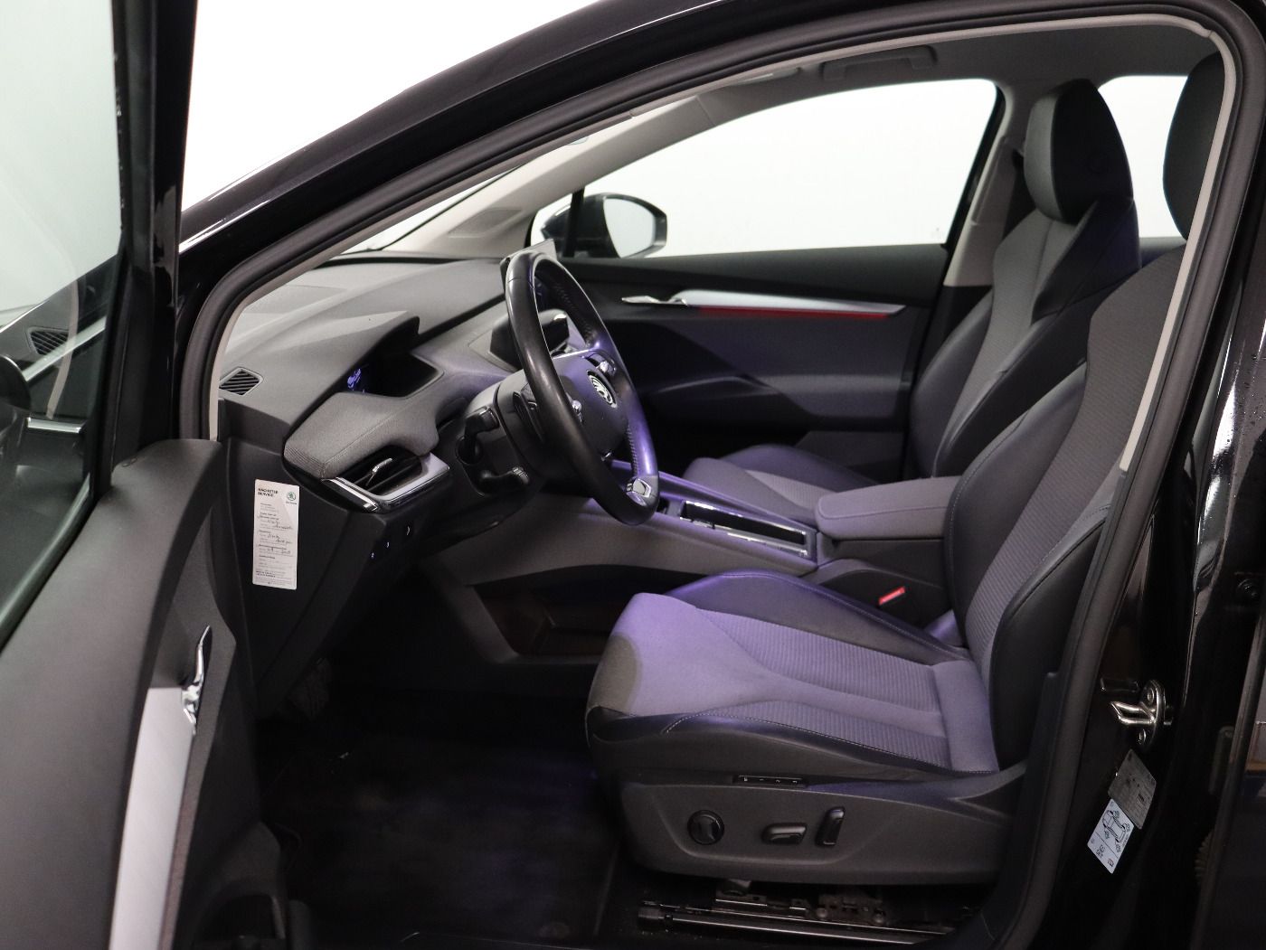 Fahrzeugabbildung SKODA Enyaq |AHK|FLA|ACC|elSitz|Navi|W-Paket|LaneAss
