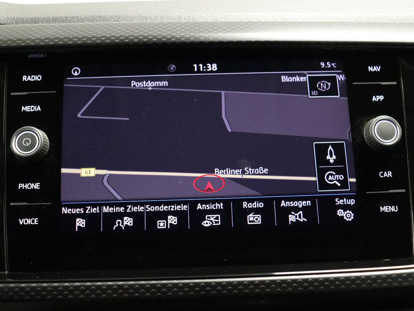 Fahrzeugabbildung Volkswagen T-Cross 1.0 TSI Life Navi BlindSpot FrontAssist