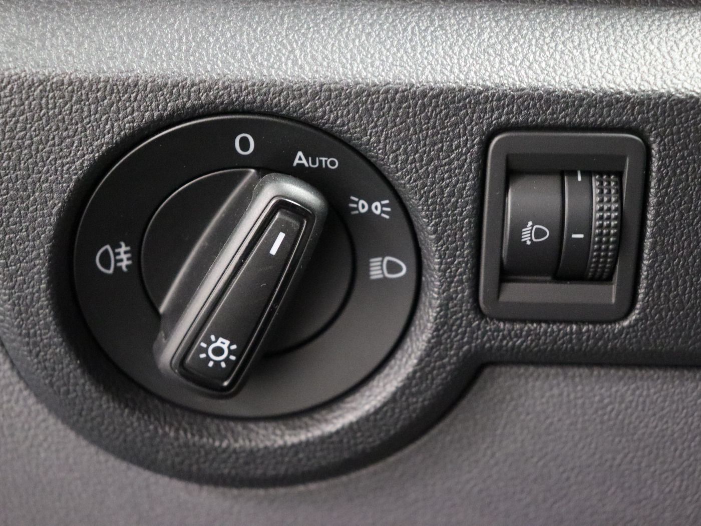 Fahrzeugabbildung Volkswagen T-Cross 1.0 TSI Life Navi BlindSpot FrontAssist