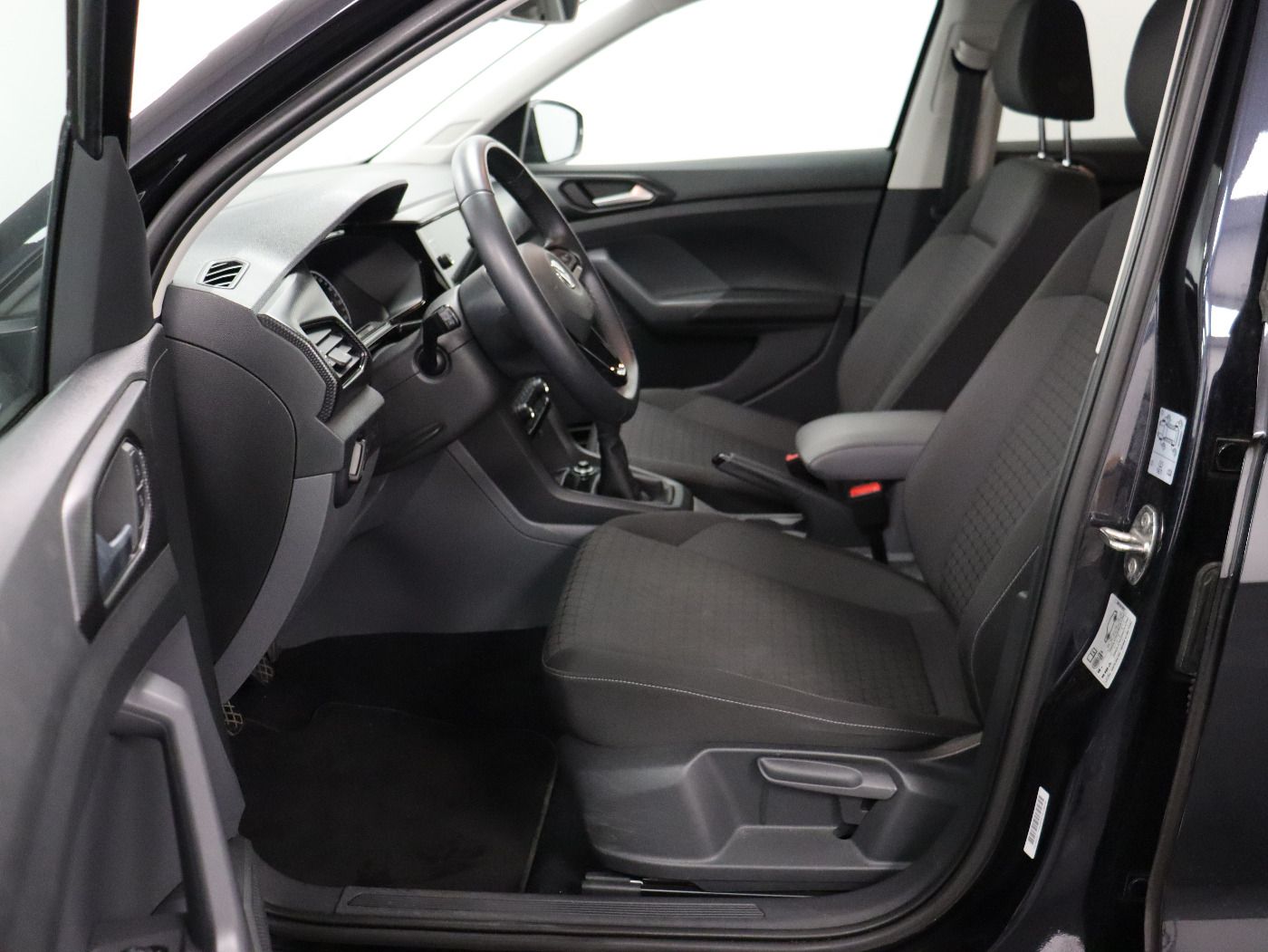 Fahrzeugabbildung Volkswagen T-Cross 1.0 TSI Life Navi BlindSpot FrontAssist